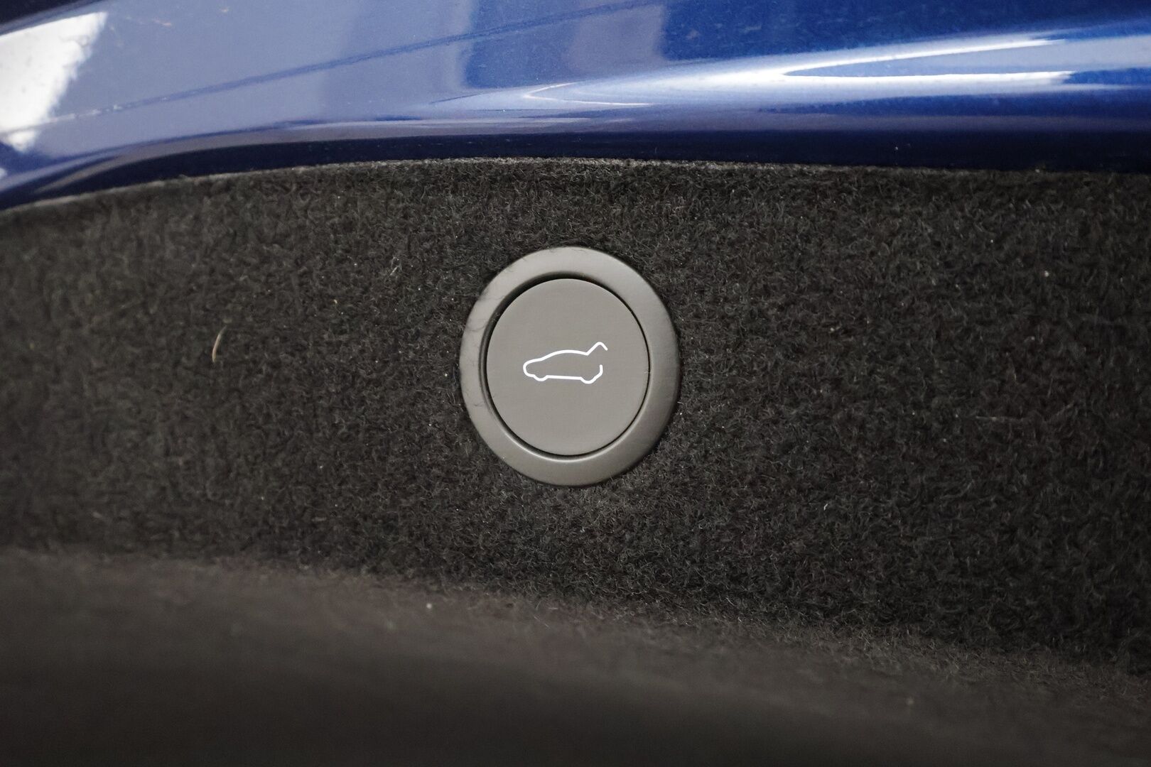 Tesla Model 3 2024 Long Range * Koukku / ILP / ACC / Lasikatto / Matrix-LED / P.Kamera / Ilmastoitu Muistipenkki / Premium Audio * - Suomi-auto / Kahdet renkaat aluvanteilla