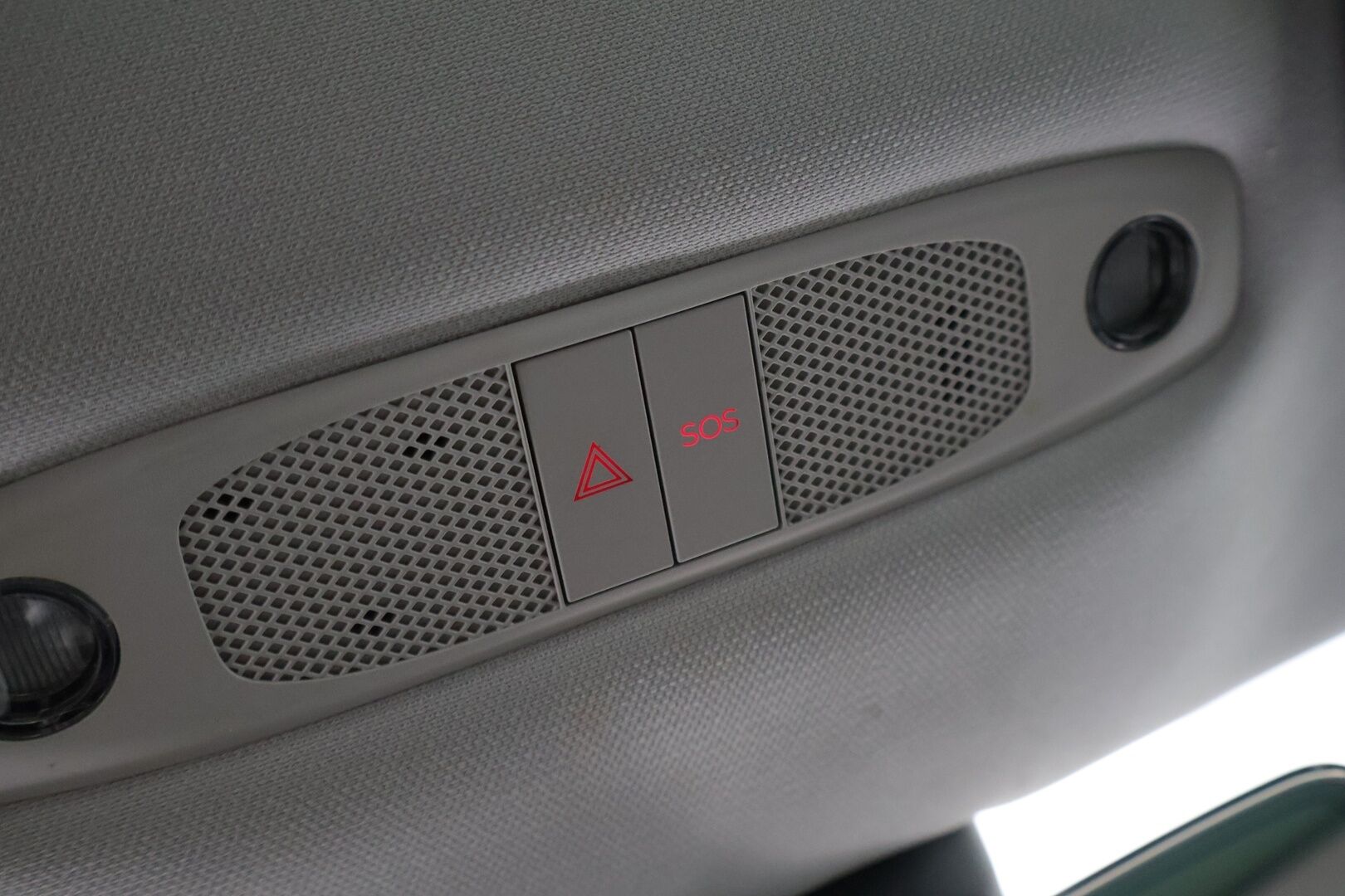 TESLA MODEL 3 2020 Standard Range Plus / Autopilot / Vetokoukku / Lasikatto / Premium Audio Sentry / Peruutuskamera - Kahdet renkaat / Takuuta jäljellä / Juuri katsastettu