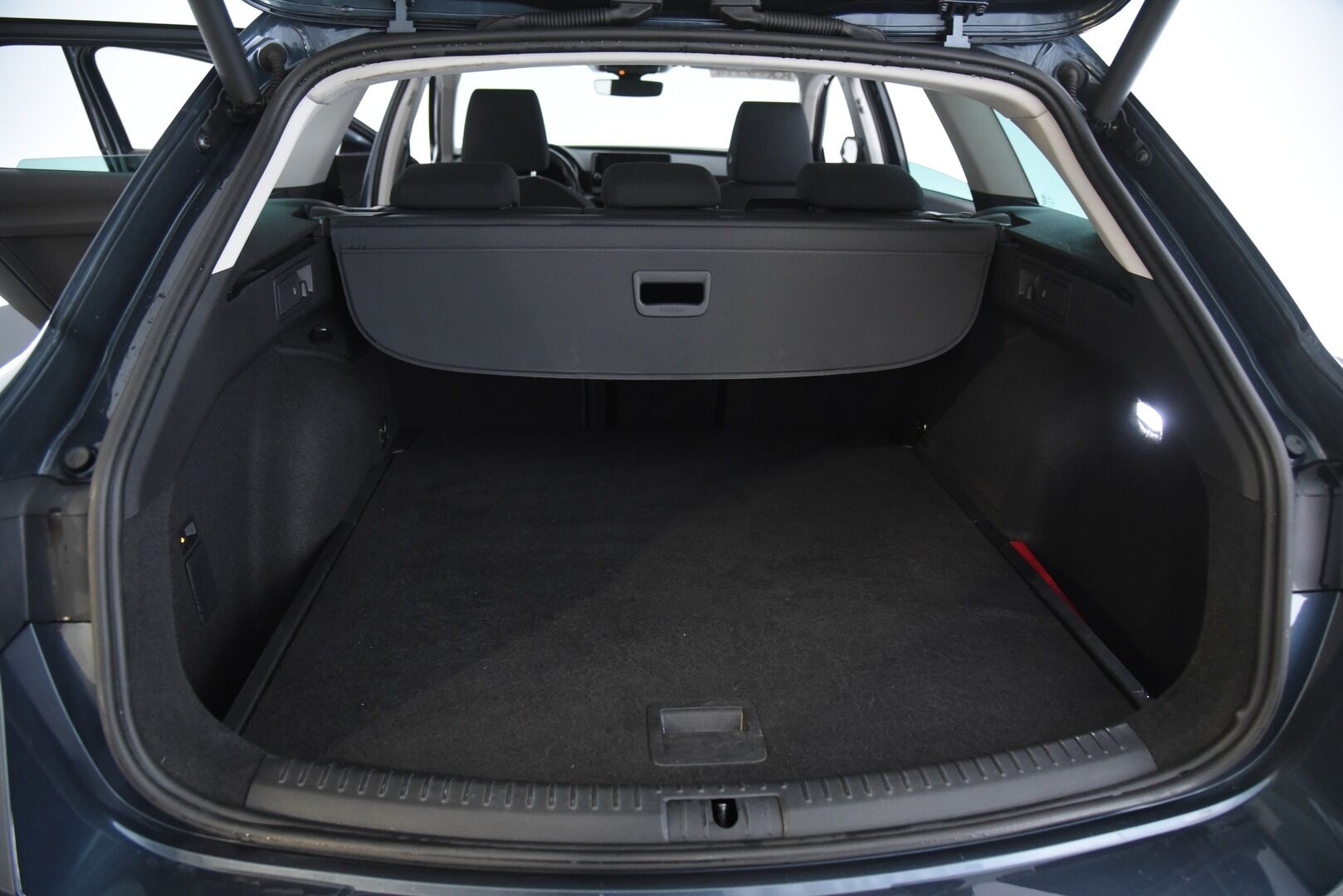 SEAT LEON SPORTSTOURER 2021 1,5 eTSI 150 Hybrid Style DSG ** Webasto / Adapt. vak / Vetokoukku / Full Link / Kaistavahti **