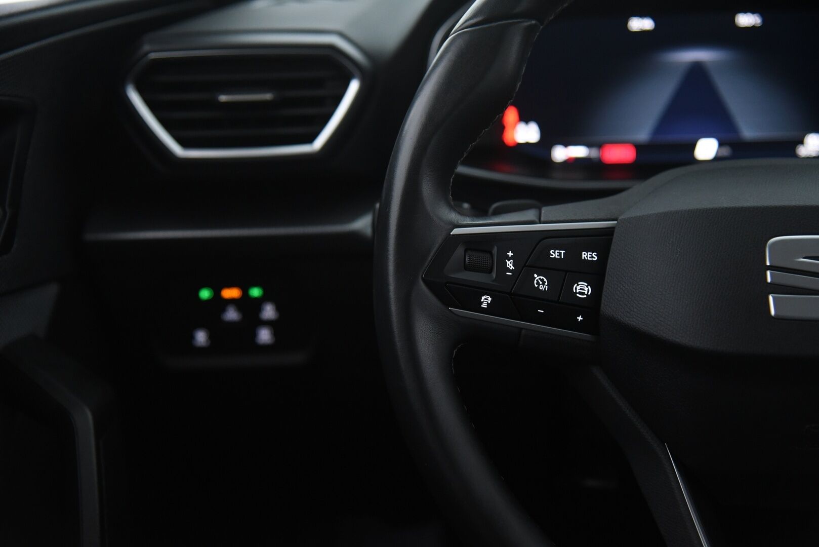 SEAT LEON SPORTSTOURER 2021 1,5 eTSI 150 Hybrid Style DSG ** Webasto / Adapt. vak / Vetokoukku / Full Link / Kaistavahti **