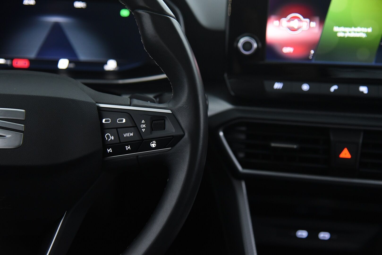 SEAT LEON SPORTSTOURER 2021 1,5 eTSI 150 Hybrid Style DSG ** Webasto / Adapt. vak / Vetokoukku / Full Link / Kaistavahti **