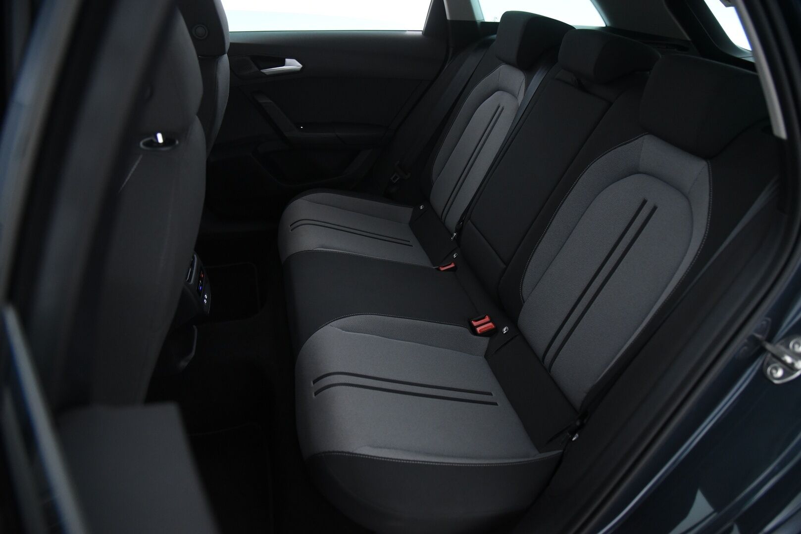 SEAT LEON SPORTSTOURER 2021 1,5 eTSI 150 Hybrid Style DSG ** Webasto / Adapt. vak / Vetokoukku / Full Link / Kaistavahti **