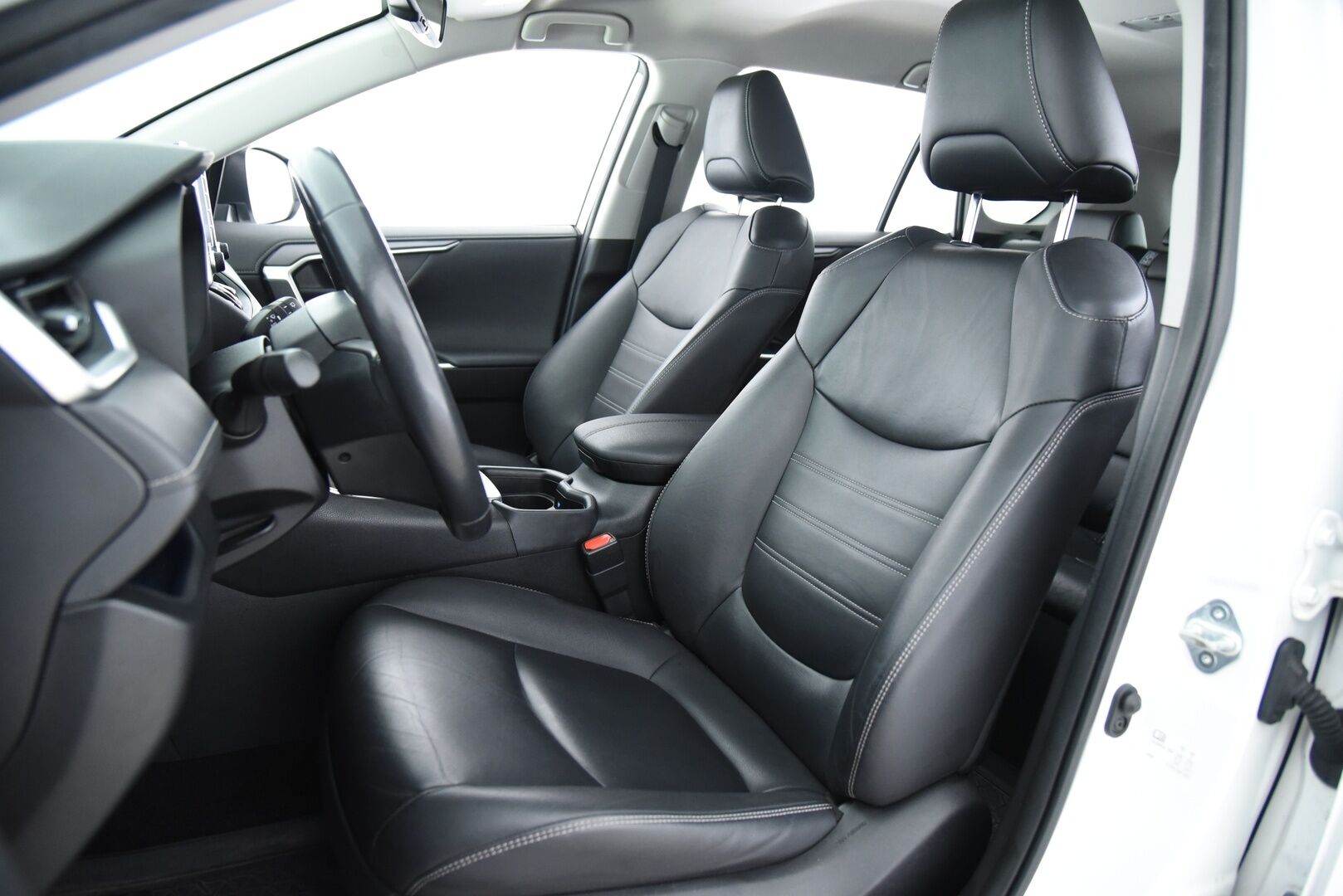 TOYOTA RAV4 2020 2.5 Hybrid Executive aut. *Adapt.Vakkari / Muistipenkki / Nahkasisusta / P.Kamera / Navi / KeylessGo / Sähköluukku* - 3,99 % KORKOTARJOUS TÄHÄN AUTOON - Huippuvarusteet / Tehokas & Luotettava tekniikka! 