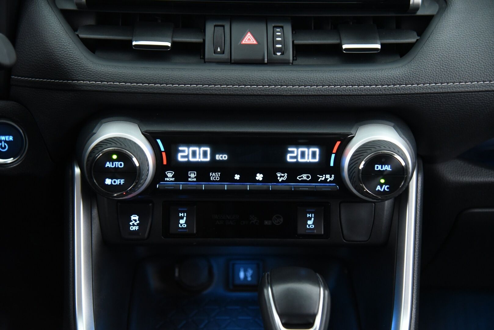 TOYOTA RAV4 2020 2.5 Hybrid Executive aut. *Adapt.Vakkari / Muistipenkki / Nahkasisusta / P.Kamera / Navi / KeylessGo / Sähköluukku* - 3,99 % KORKOTARJOUS TÄHÄN AUTOON - Huippuvarusteet / Tehokas & Luotettava tekniikka! 