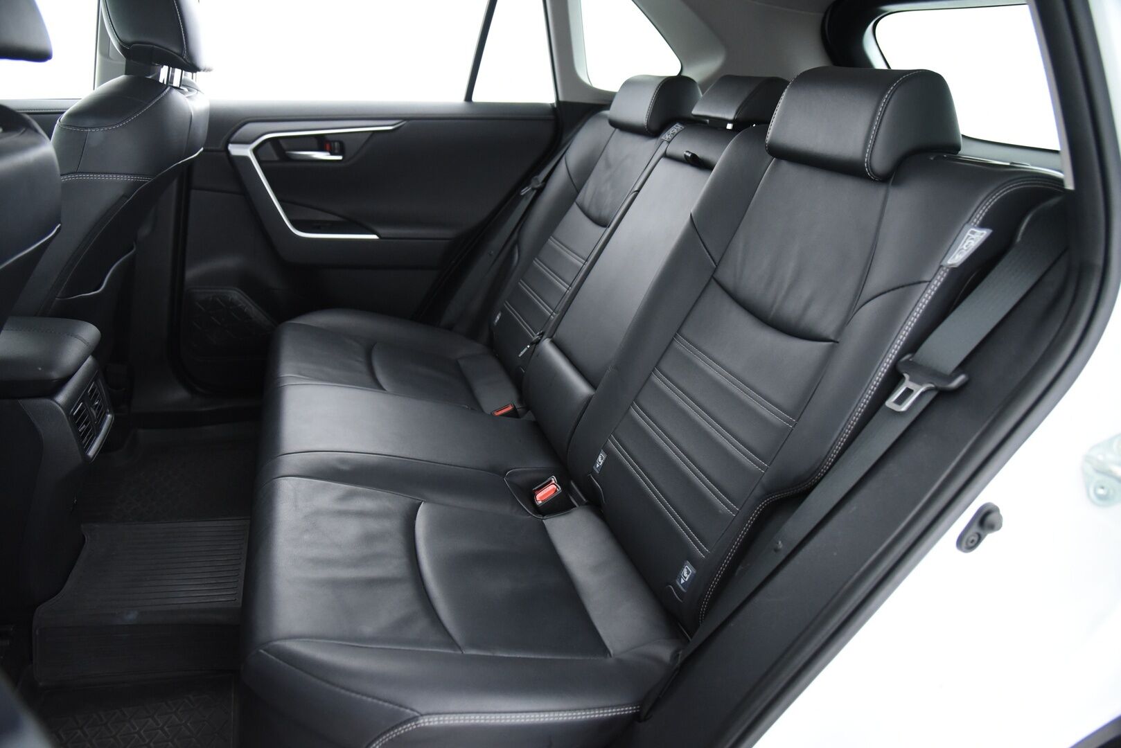 TOYOTA RAV4 2020 2.5 Hybrid Executive aut. *Adapt.Vakkari / Muistipenkki / Nahkasisusta / P.Kamera / Navi / KeylessGo / Sähköluukku* - 3,99 % KORKOTARJOUS TÄHÄN AUTOON - Huippuvarusteet / Tehokas & Luotettava tekniikka! 