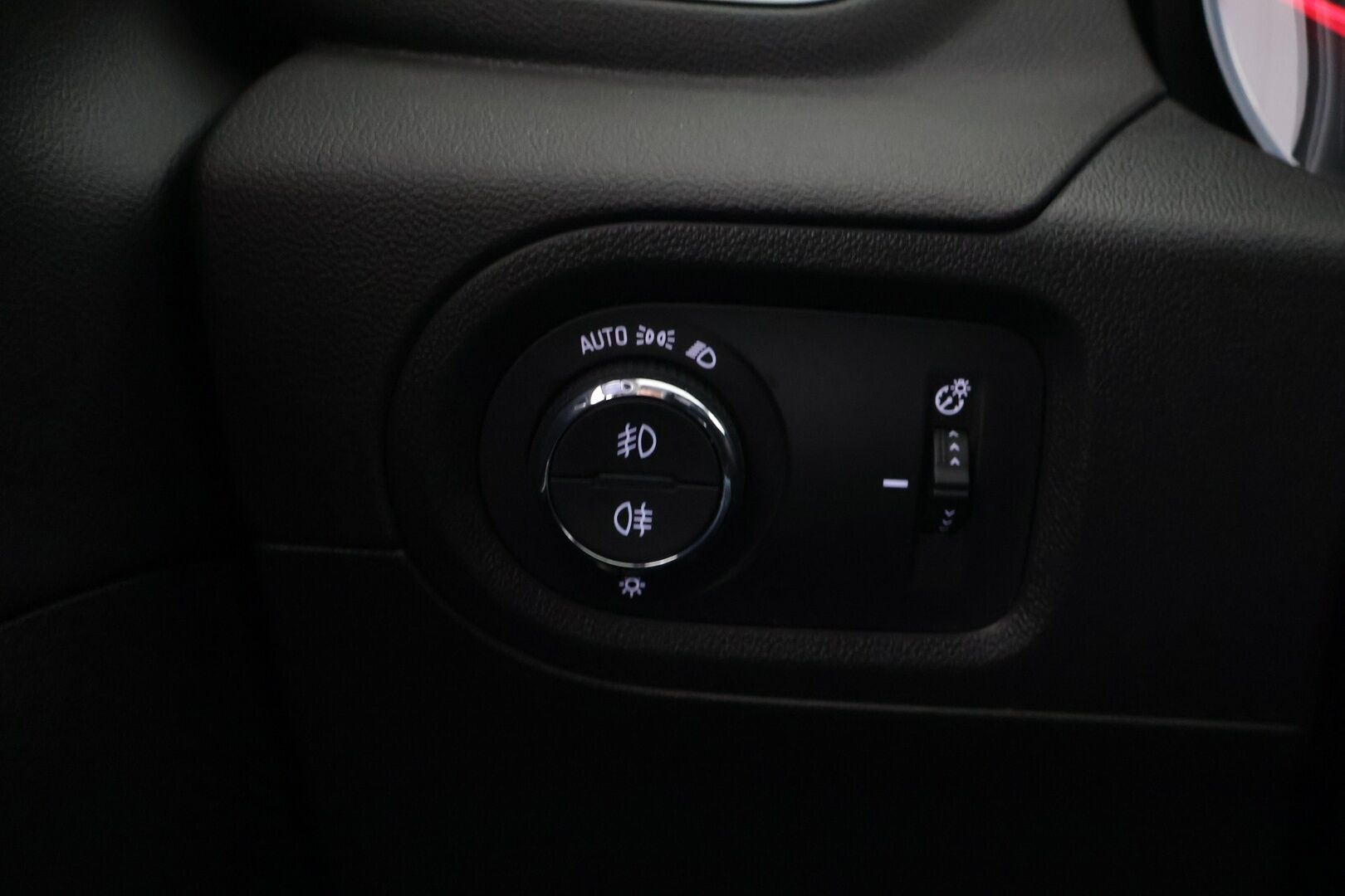 OPEL GRANDLAND X 2020 PHEV Executive 300 Turbo A8 AWD - *Adapt.Vakkari / Ilmastoidut Nahkapenkit / Peruutuskamera / Muistipenkit / Vetokoukku / KeylessGo*