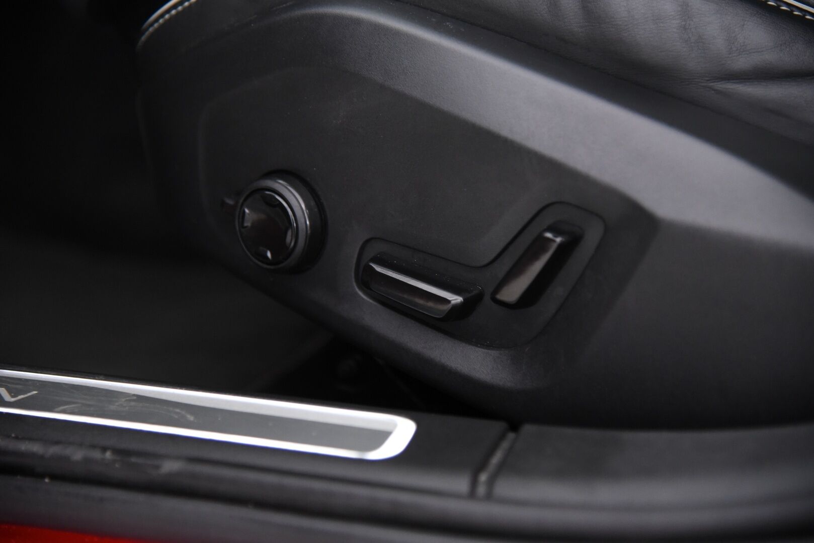 Volvo V90 2019 T8 AWD Recharge R-Desing Aut MY19 / Adapt.Vakkari / Webasto / Panorama / Harman&Kardon / 360° Kamera / HUD / BLIS / Navigointi - 3,99 % KORKOTARJOUS TÄHÄN AUTOON - Jakohihna juuri vaihdettu!