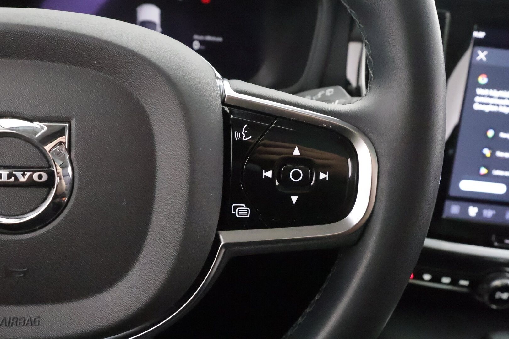 Volvo V60 2024 T6 AWD Long Range Plus Bright aut. - | ACC | Koukku | Sporttinahat muistilla | Panorama | Full-LED Active | P.kamera | BLIS | Pilot Assist | Keyless | 1-om suomiauto | 2x renkaat aluin |