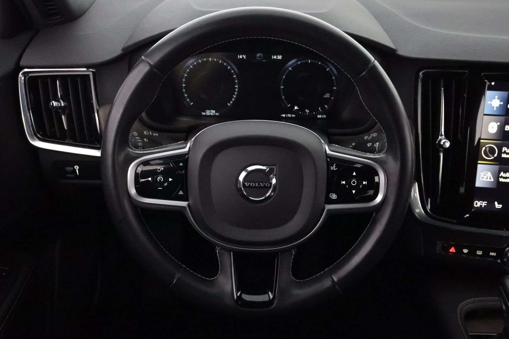 Volvo V90 Cross Country 2019 D4 AWD Plus aut Polestar Engineered * Webasto / Adapt.Vakkari / Hierovat & Ilmastoidut Sporttinahat / 360-Kamera / Koukku - SUPERVARUSTEET / Harvoin tarjolla / Juuri tullut Tampereelle!