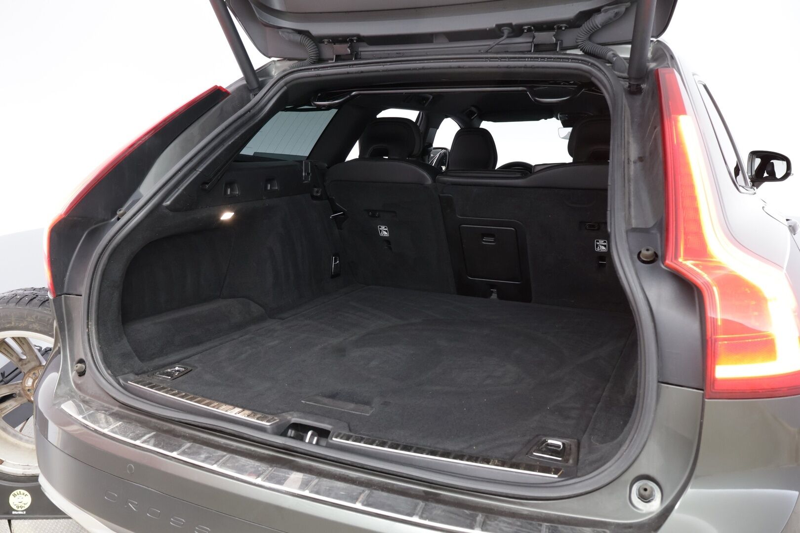 Volvo V90 Cross Country 2019 D4 AWD Plus aut Polestar Engineered * Webasto / Adapt.Vakkari / Hierovat & Ilmastoidut Sporttinahat / 360-Kamera / Koukku - SUPERVARUSTEET / Harvoin tarjolla / Juuri tullut Tampereelle!