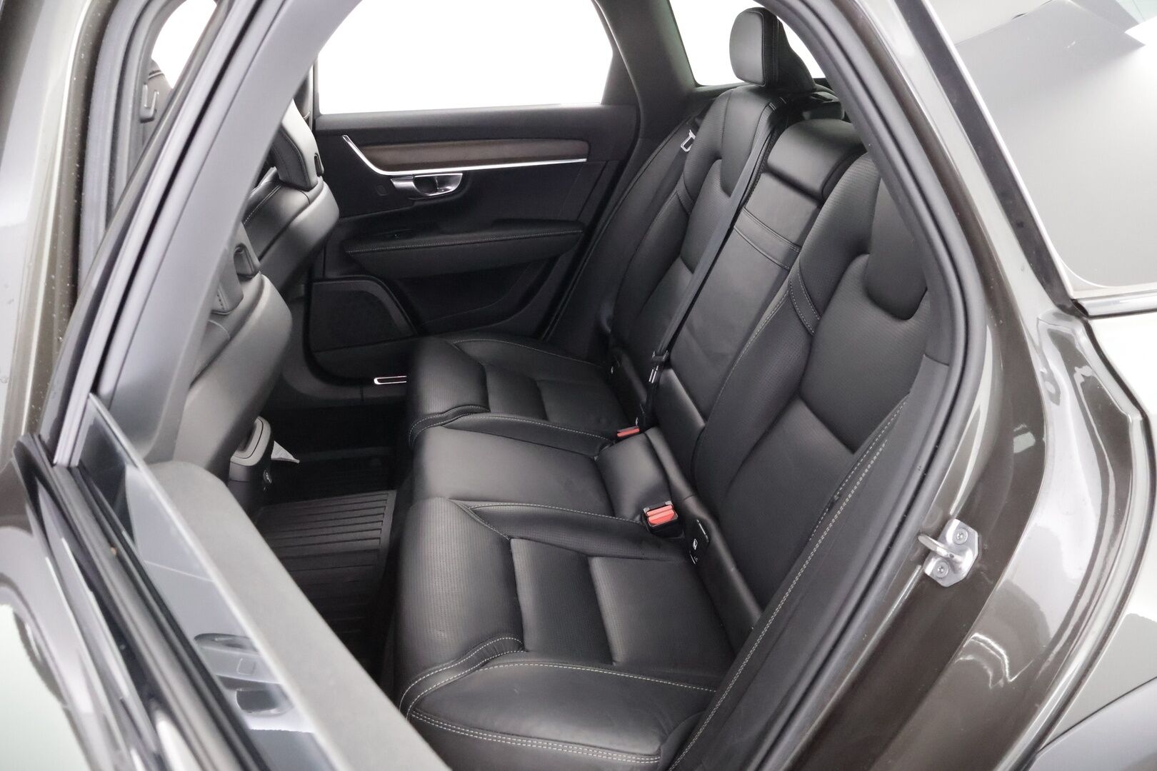 Volvo V90 Cross Country 2019 D4 AWD Plus aut Polestar Engineered * Webasto / Adapt.Vakkari / Hierovat & Ilmastoidut Sporttinahat / 360-Kamera / Koukku - SUPERVARUSTEET / Harvoin tarjolla / Juuri tullut Tampereelle!