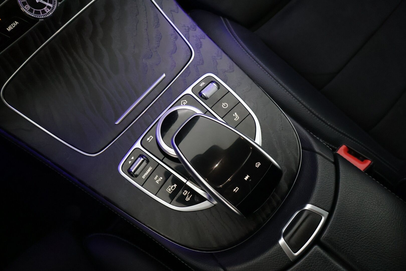 Mercedes-Benz E 2020 300 de T A Business AMG Edition EQ Power * Distronic+ / Multibeam LED / Widescreen / P.Kamera / BLIS * - Adapt. Cruise / Vetokoukku / Asialliset varusteet! - Osta nyt, maksa vasta ensi vuonna