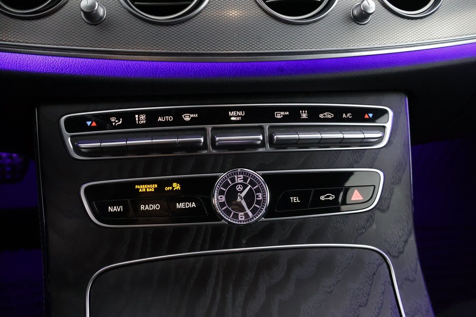 Mercedes-Benz E 2020 300 de T A Business AMG Edition EQ Power * Adapt. Cruise / Distronic+ / Multibeam LED / Widescreen / P.Kamera / BLIS * - AMG / Vetokoukku / Asialliset varusteet! - HULLUT VÄLIPÄIVÄT KORKOTARJOUS 2,49%