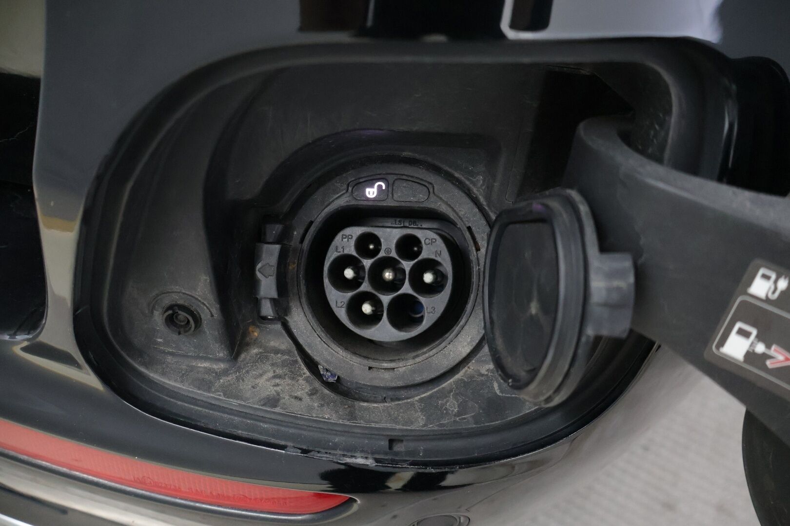 Mercedes-Benz E 2020 300 de T A Business AMG Edition EQ Power * Adapt. Cruise / Distronic+ / Multibeam LED / Widescreen / P.Kamera / BLIS * - AMG / Vetokoukku / Asialliset varusteet! - HULLUT VÄLIPÄIVÄT KORKOTARJOUS 2,49%