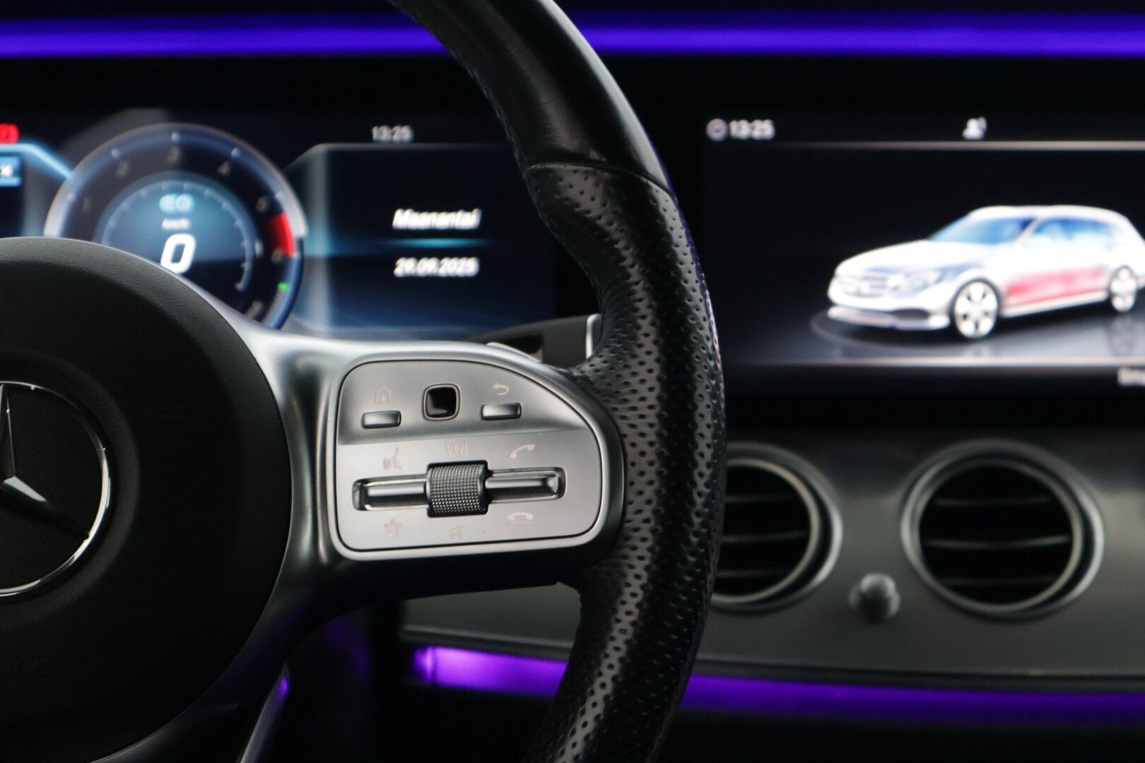 Mercedes-Benz E 2020 300 de T A Business AMG Edition EQ Power *Distronic+ / Multibeam LED / Widescreen / P.Kamera / BLIS / Vetokoukku* - Adapt. Vakkari / Ambient valaistus / Viimeisin huolto 143tkm kohdalla!