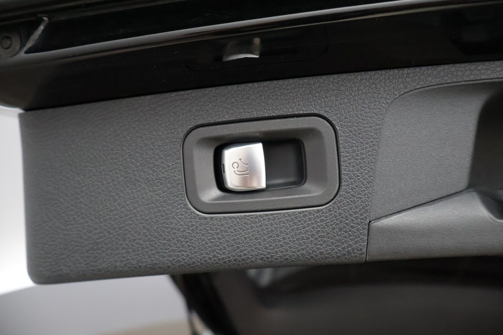 Mercedes-Benz E 2020 300 de T A Business AMG Edition EQ Power *Distronic+ / Multibeam LED / Widescreen / P.Kamera / BLIS / Vetokoukku* - Adapt. Vakkari / Ambient valaistus / Viimeisin huolto 143tkm kohdalla!