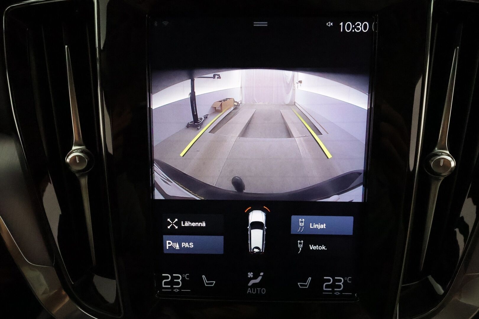 Volvo V60 2020 D4 AWD Momentum aut. *ACC / Webasto / Vaaleat nahat / Navi / LED / Koukku / P.kamera* - *Kahdet renkaat aluvanteilla / Juuri huollettu / Huippu siisti!* - Osta nyt, maksa vasta ensi vuonna