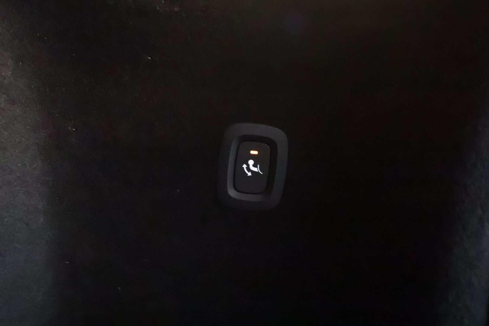 Volvo V60 2020 D4 AWD Momentum aut. *ACC / Webasto / Vaaleat nahat / Navi / LED / Koukku / P.kamera* - *Kahdet renkaat aluvanteilla / Juuri huollettu / Huippu siisti!* - Osta nyt, maksa vasta ensi vuonna