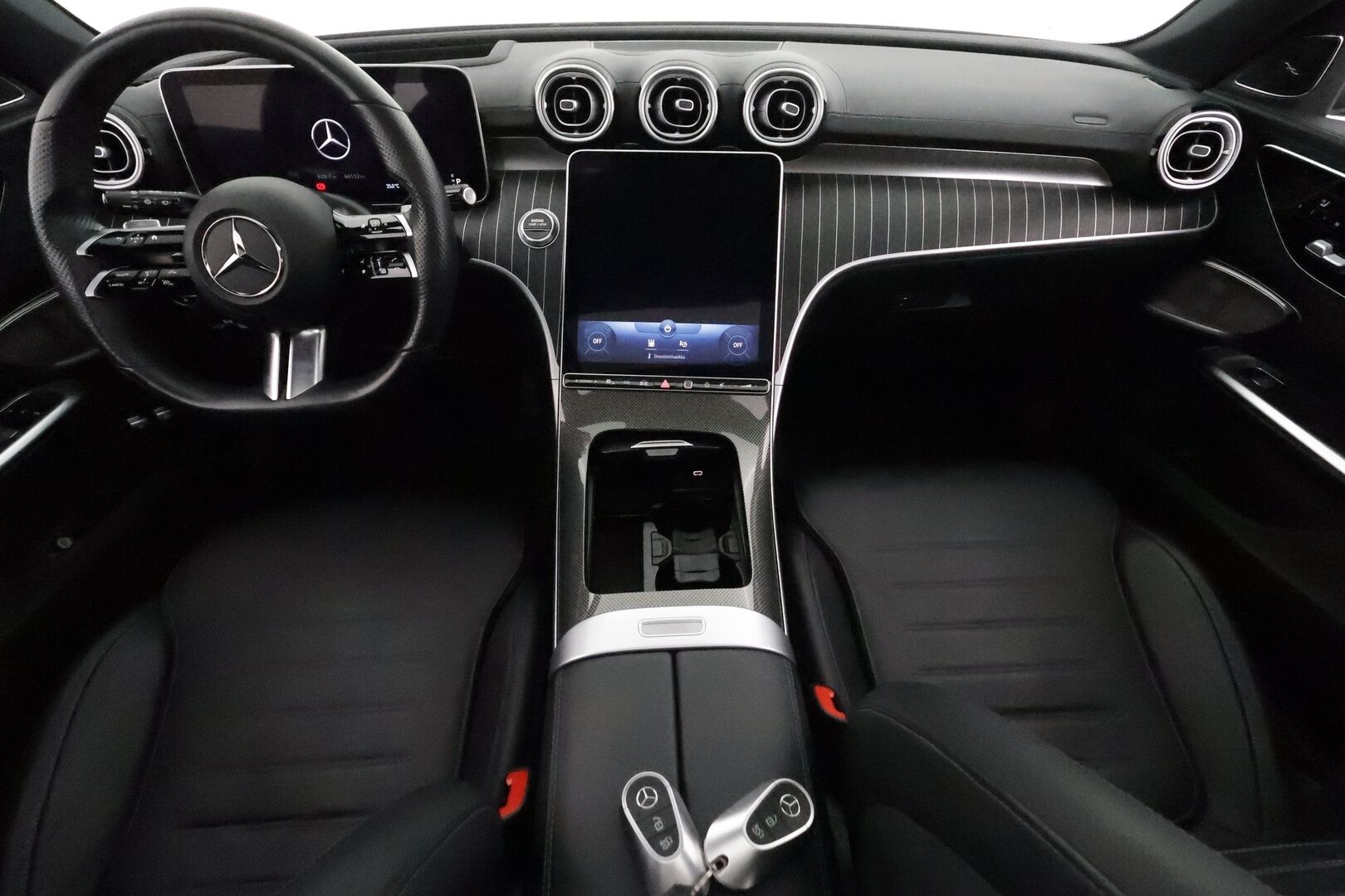 MERCEDES-BENZ C 2022 300e T A Premium Business AMG **Distronic+ / Burmester / Panorama / HUD / 360° / Muistinahat / Digital-LED / Koukku* - 3,99 % KORKOTARJOUS TÄHÄN AUTOON - 2x Latauskaapelit / **HUIPPU VARUSTEET**