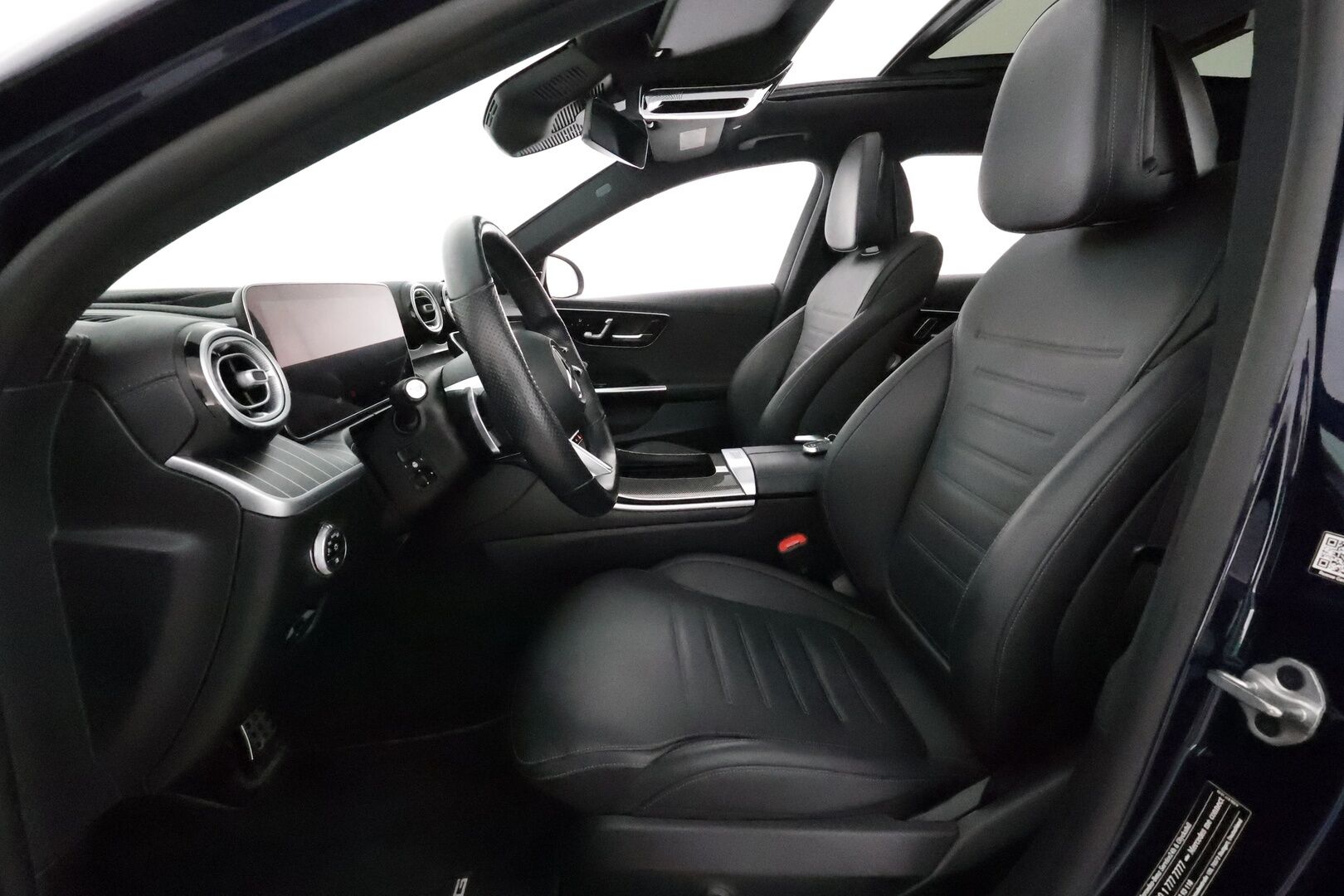 MERCEDES-BENZ C 2022 300e T A Premium Business AMG **Distronic+ / Burmester / Panorama / HUD / 360° / Muistinahat / Digital-LED / Koukku* - 3,99 % KORKOTARJOUS TÄHÄN AUTOON - 2x Latauskaapelit / **HUIPPU VARUSTEET**