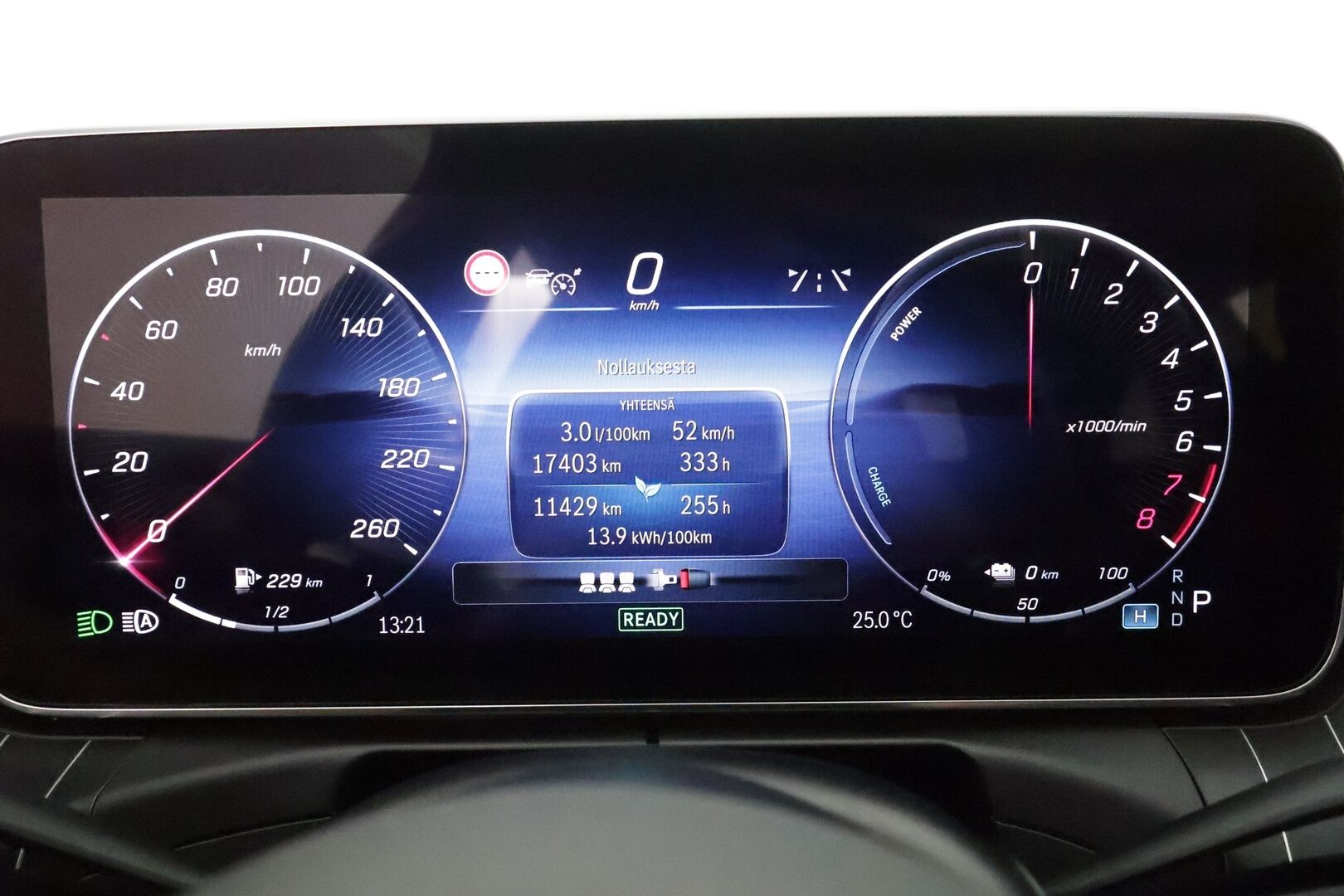 MERCEDES-BENZ C 2022 300e T A Premium Business AMG **Distronic+ / Burmester / Panorama / HUD / 360° / Muistinahat / Digital-LED / Koukku* - 3,99 % KORKOTARJOUS TÄHÄN AUTOON - 2x Latauskaapelit / **HUIPPU VARUSTEET**