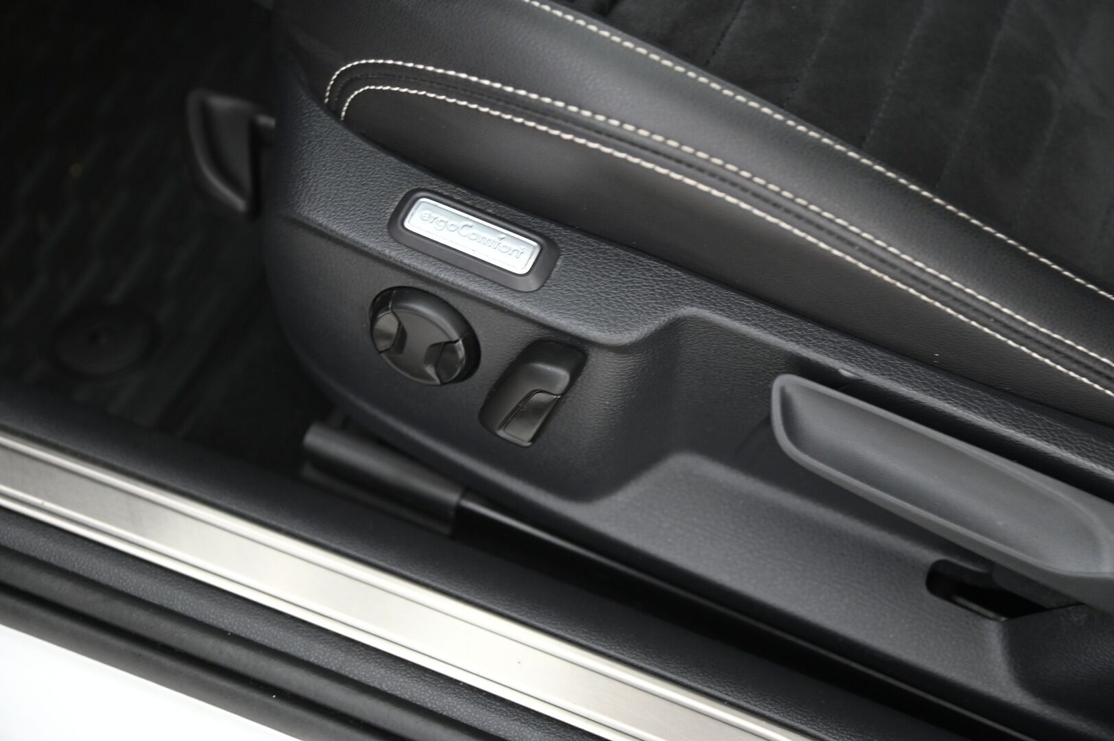Volkswagen Passat 2020 13 kWh Variant GTE Plug-In Hybrid 160 kW DSG-automaatti  *Nahka-alcantara/  Webasto/  ACC/  Kaistavahti/  Led* - Jakohihna vaihdettu ja huollettu 07/2025 / 2x renkaat / Merkkihuollettu