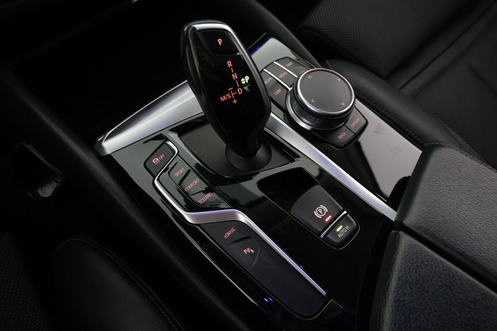 BMW 530 2020 G30 iPERFORMANCE Sport-Line X-DRIVE - | Proffa Navi | Kamera | Sporttipenkit | Ambient Valot | 