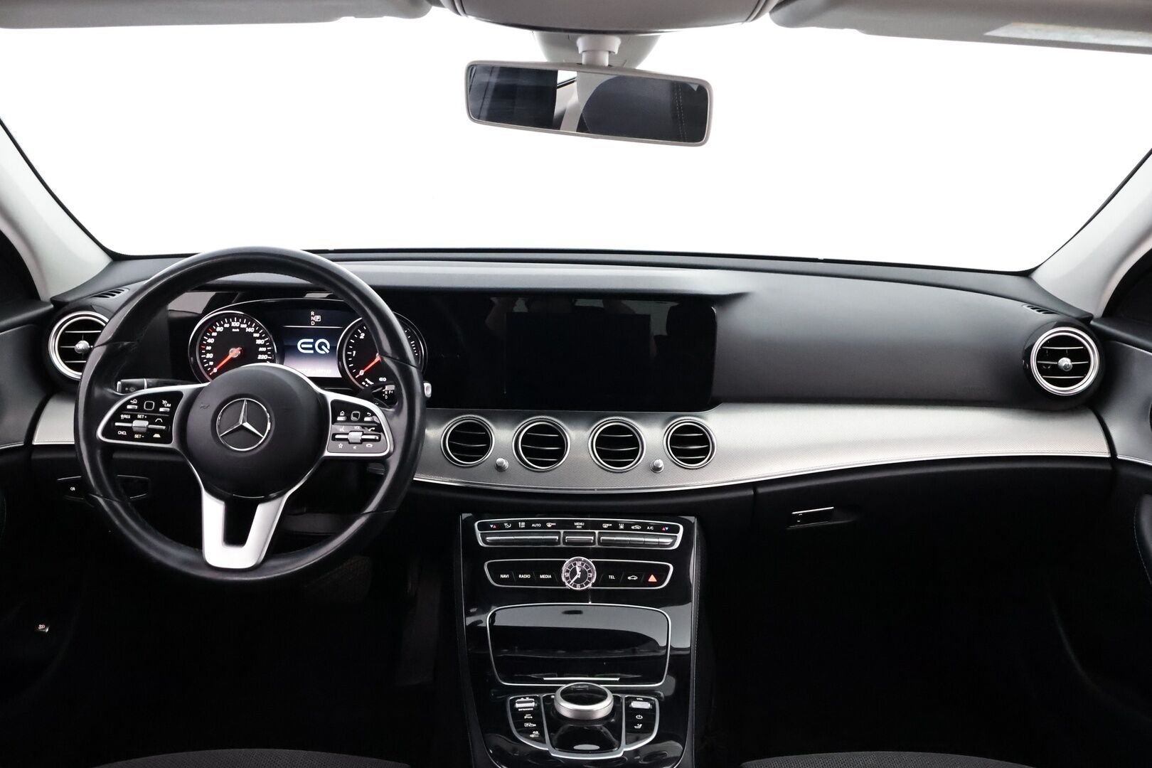 Mercedes-Benz E 2020 300 de T A Business AMG EQ Power - Distronic | LED High Perf | Puolinahka Sporttipenkit | Sähköluukku | Peruutustutkat | Juuri huollettu | SoH 83,2%!!!
