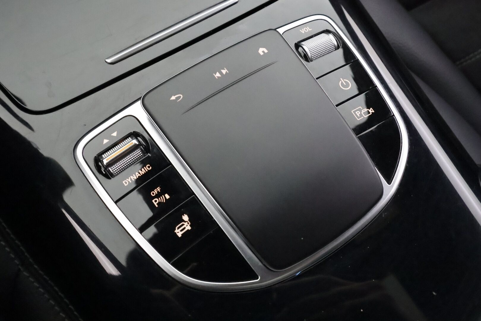 Mercedes-Benz EQC 2023 400 4MATIC Business AMG - | Distronic+ | Lisälämmitin | Koukku | 360-Kamera | Osasähköt | Widescreen | Puolinahat | LED | Kahdet Renkaat |