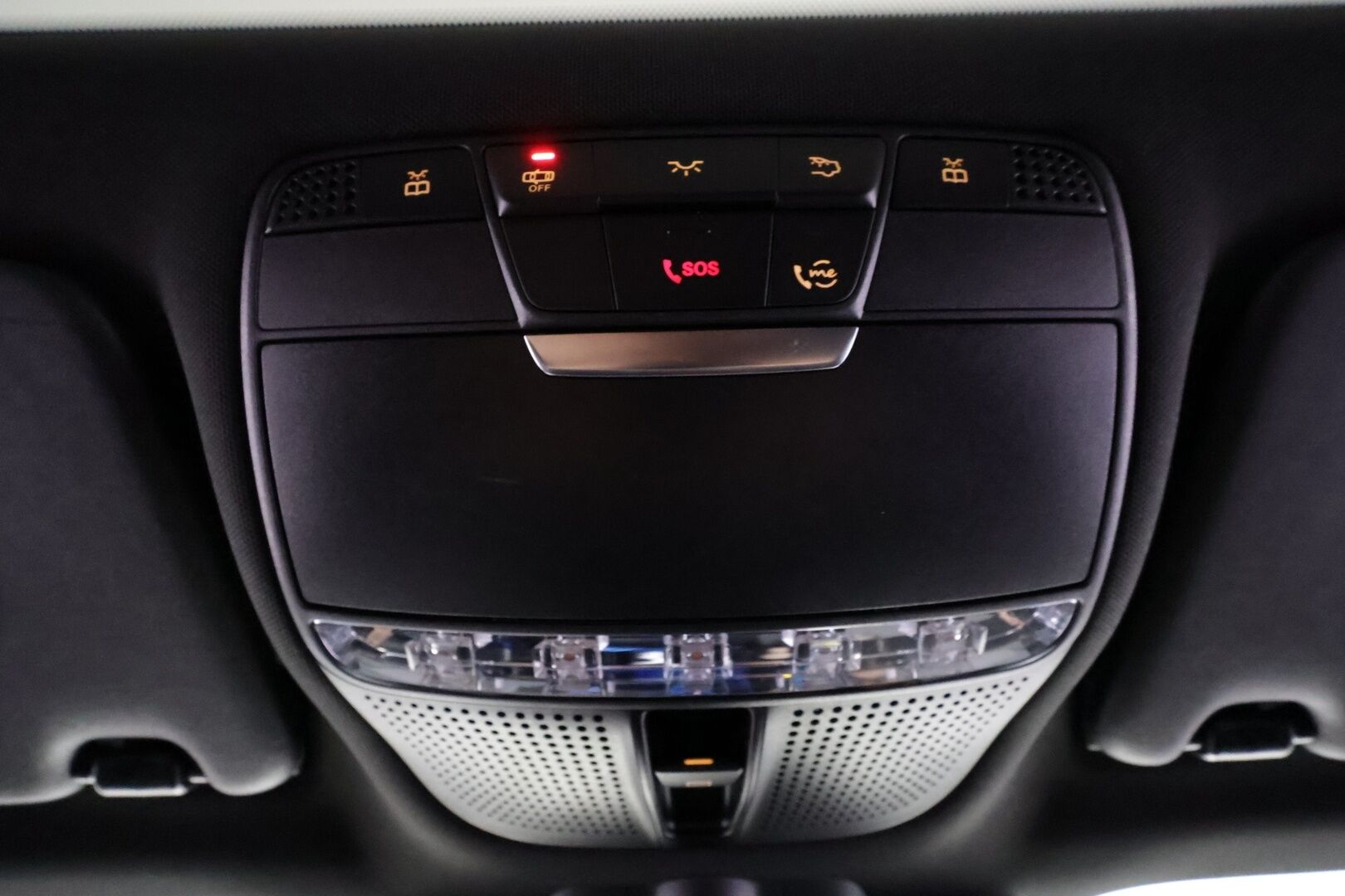 Mercedes-Benz EQC 2023 400 4MATIC Business AMG - | Distronic+ | Lisälämmitin | Koukku | 360-Kamera | Osasähköt | Widescreen | Puolinahat | LED | Kahdet Renkaat |