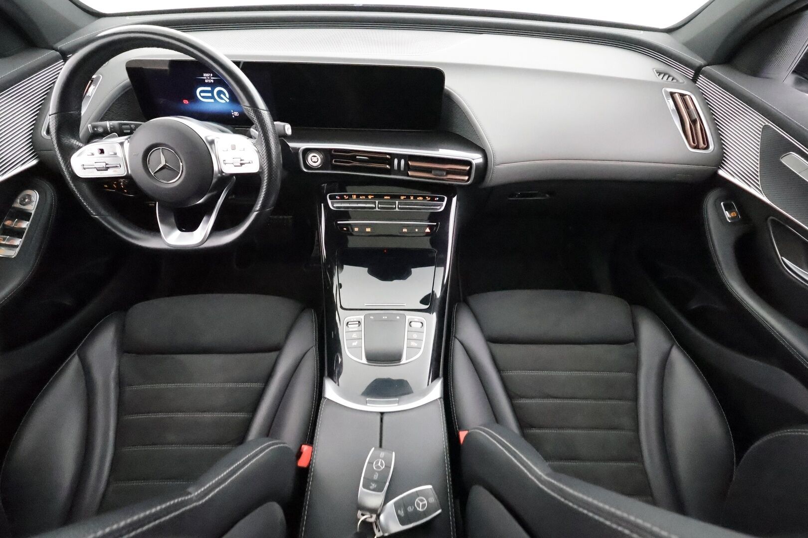 Mercedes-Benz EQC 2023 400 4MATIC Business AMG - | Distronic+ | Lisälämmitin | Koukku | 360-Kamera | Osasähköt | Widescreen | Puolinahat | LED | Kahdet Renkaat |