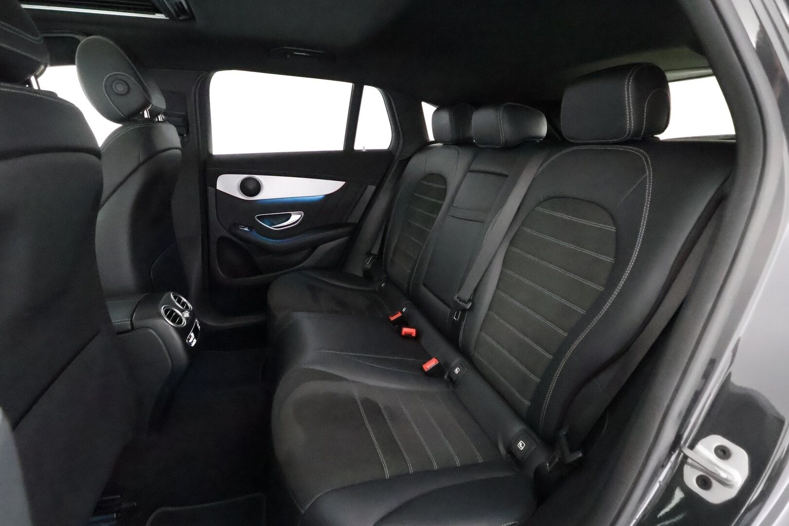 Mercedes-Benz EQC 2023 400 4MATIC Business AMG - | Distronic+ | Lisälämmitin | Koukku | 360-Kamera | Osasähköt | Widescreen | Puolinahat | LED | Kahdet Renkaat |