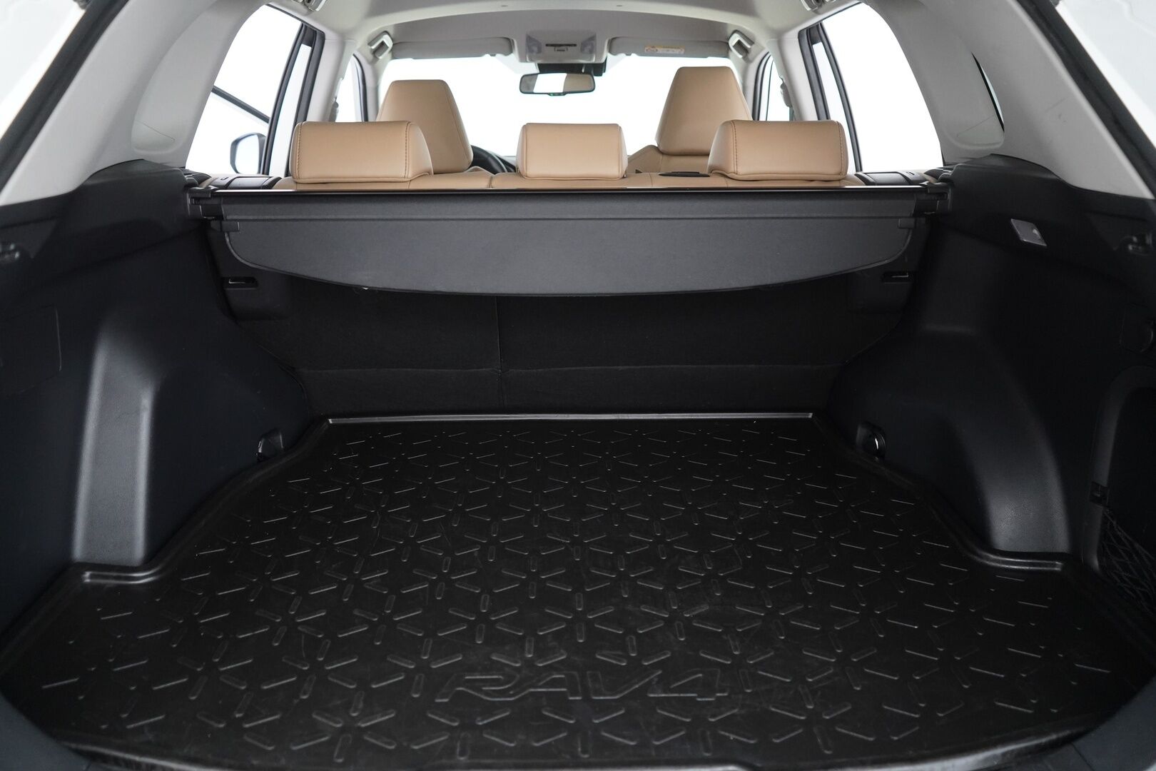 Toyota RAV4 2021 2,5 Hybrid AWD-i Premium *Nahat / Muistipenkit / Koukku / ACC / Kamera* - Iso huolto 12/2025 / Kahdet OEM vanteet / Huippuvarusteet