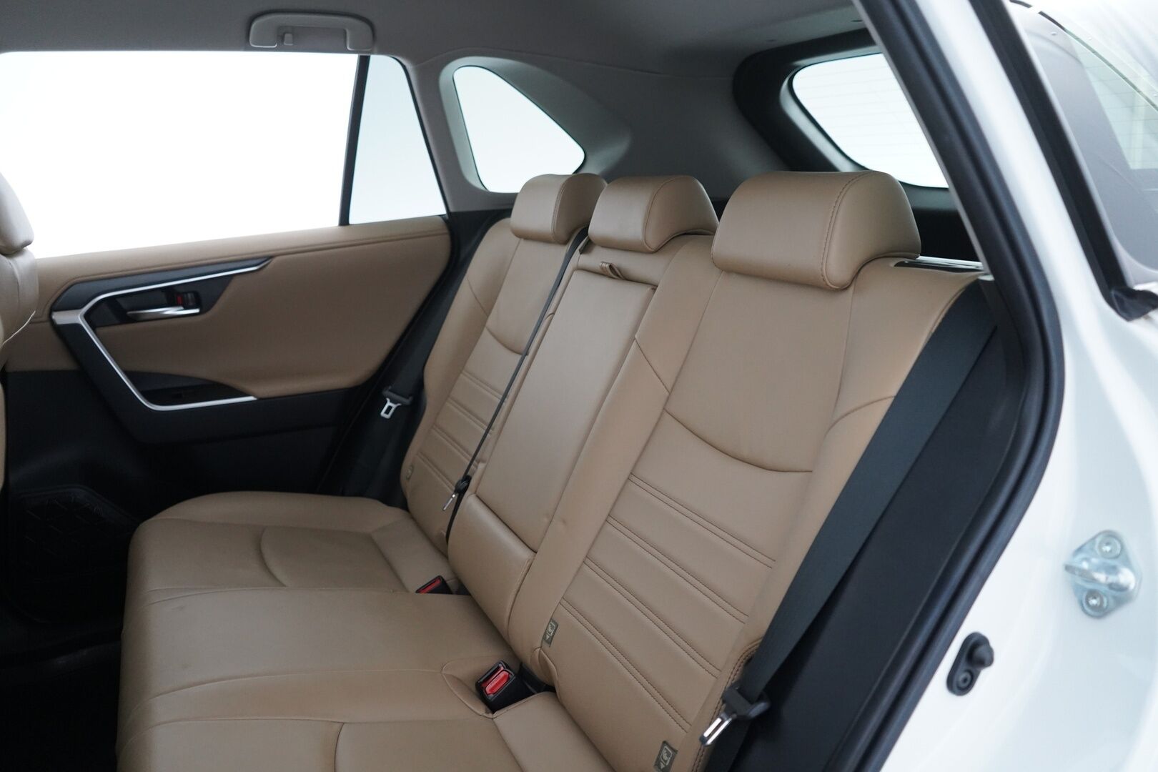 Toyota RAV4 2021 2,5 Hybrid AWD-i Premium *Nahat / Muistipenkit / Koukku / ACC / Kamera* - Iso huolto 12/2025 / Kahdet OEM vanteet / Huippuvarusteet