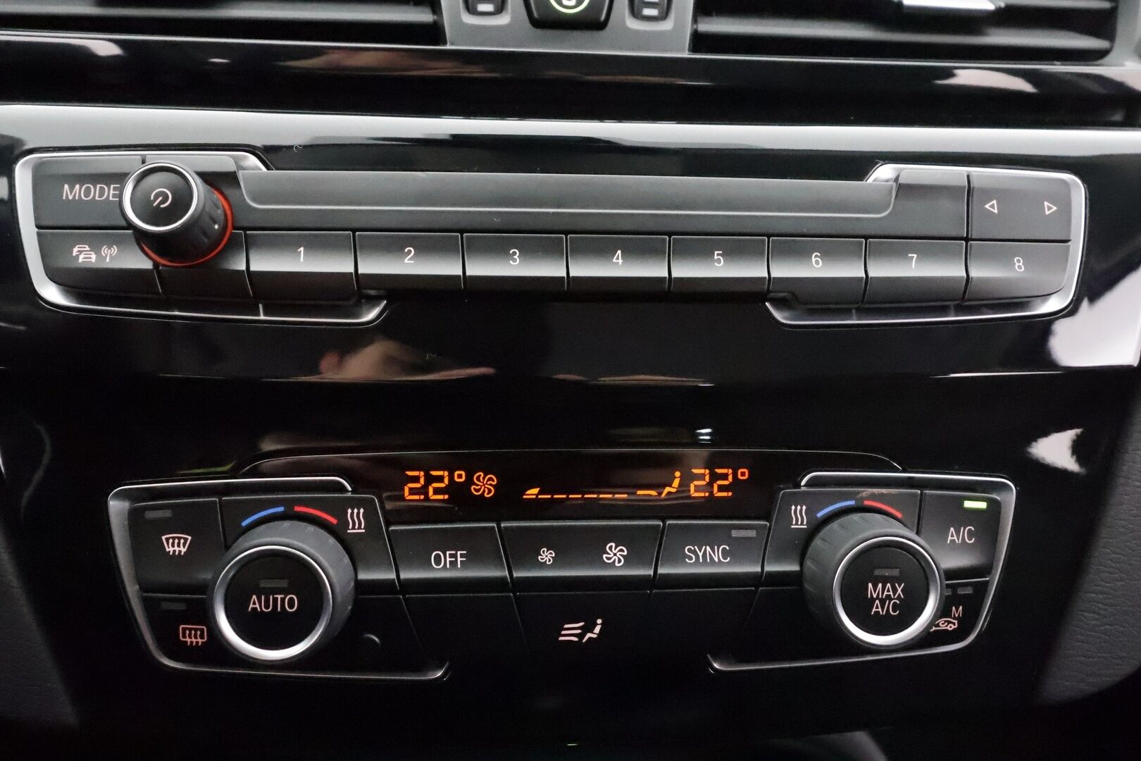 BMW X1 2020 F48 xDrive25e A Business * Vakkari / P.tutkat / Navi / Lisälämmitin / LED / Sähköinen Takaluukku * - Kahdet renkaat aluvanteilla - HULLUT AVAJAISHULINAT KORKOTARJOUS 3,29 %