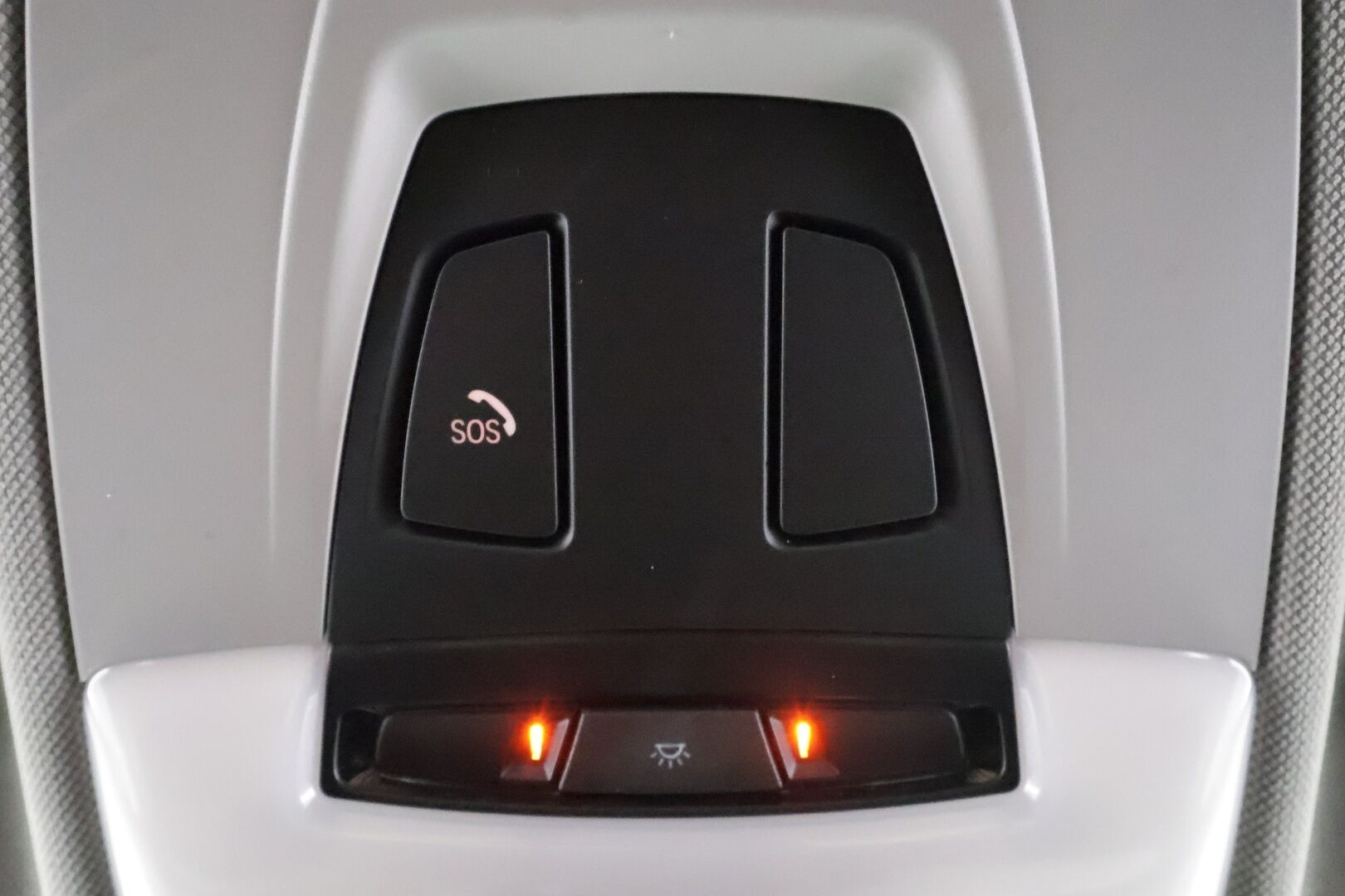 BMW X1 2020 F48 xDrive25e A Business * Vakkari / P.tutkat / Navi / Lisälämmitin / LED / Sähköinen Takaluukku * - Kahdet renkaat aluvanteilla - HULLUT AVAJAISHULINAT KORKOTARJOUS 3,29 %