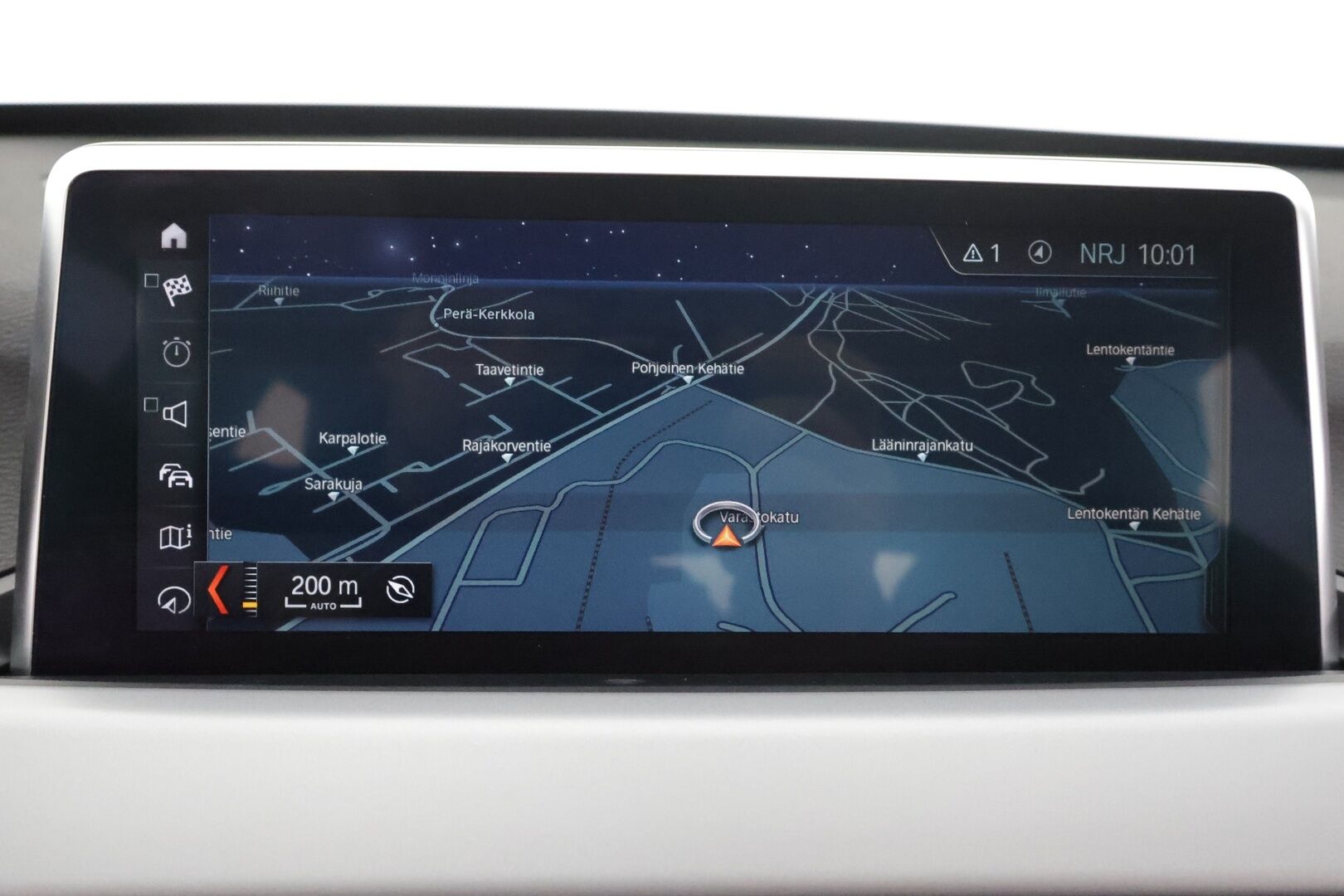 BMW X1 2020 F48 xDrive25e A Business * Vakkari / P.tutkat / Navi / Lisälämmitin / LED / Sähköinen Takaluukku * - Kahdet renkaat aluvanteilla - HULLUT AVAJAISHULINAT KORKOTARJOUS 3,29 %