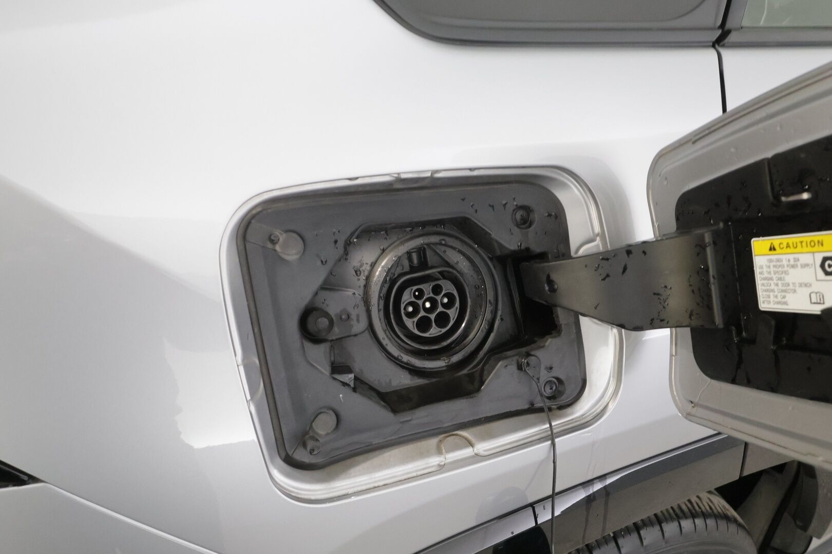 Toyota RAV4 Plug-in 2024 2,5 Hybrid AWD-i Active Plus Edition - | ACC | Koukku | P.Kamera | Digimittari | Katvevaroitin | Navi | Facelift | Ratinlämmitin | Sähköpenkki | Keyless | Sähköluukku | 1.Om Suomi-auto | Kahdet renkaat aluvanteilla | Merkkihuollettu |