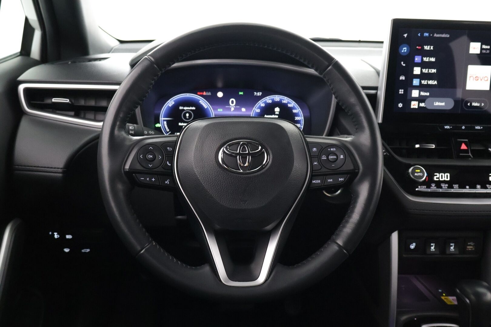 Toyota Corolla Cross 2024 2.0 Hybrid AWD-i Launch Edition - KORKO VAIN 3,99 %
