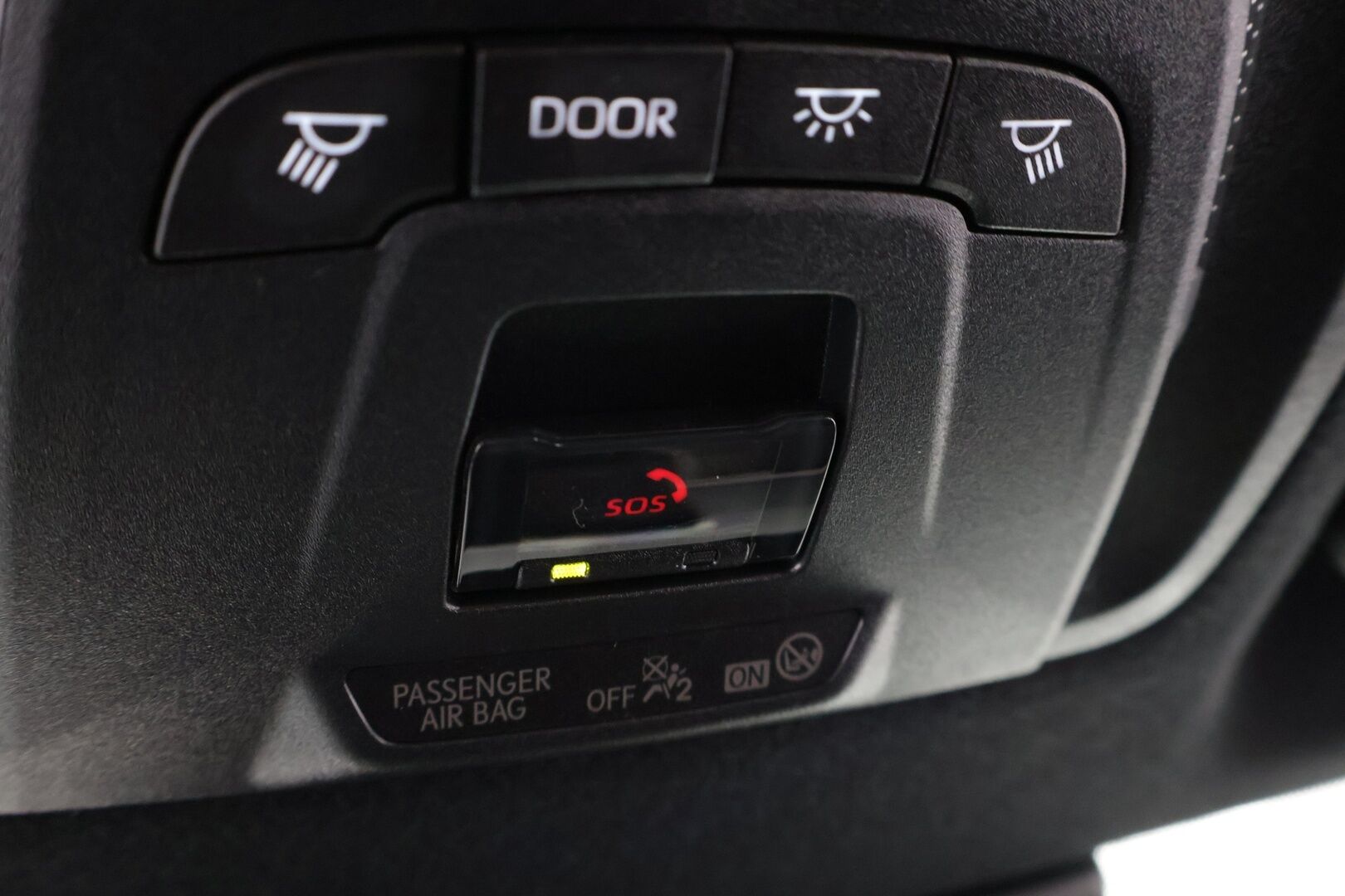 Toyota Corolla Cross 2024 2.0 Hybrid AWD-i Launch Edition - KORKO VAIN 3,99 %