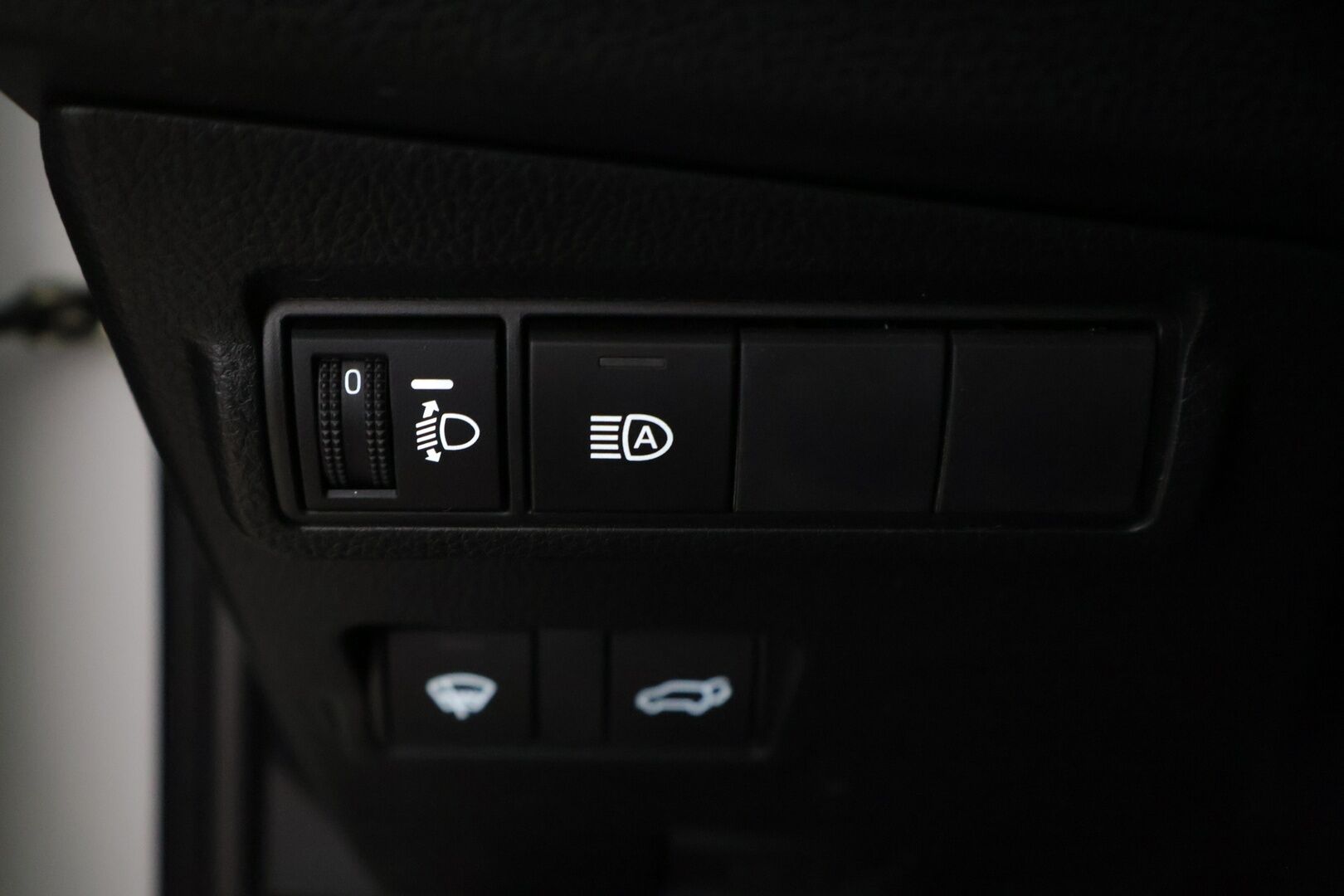 Toyota Corolla Cross 2024 2.0 Hybrid AWD-i Launch Edition - KORKO VAIN 3,99 %