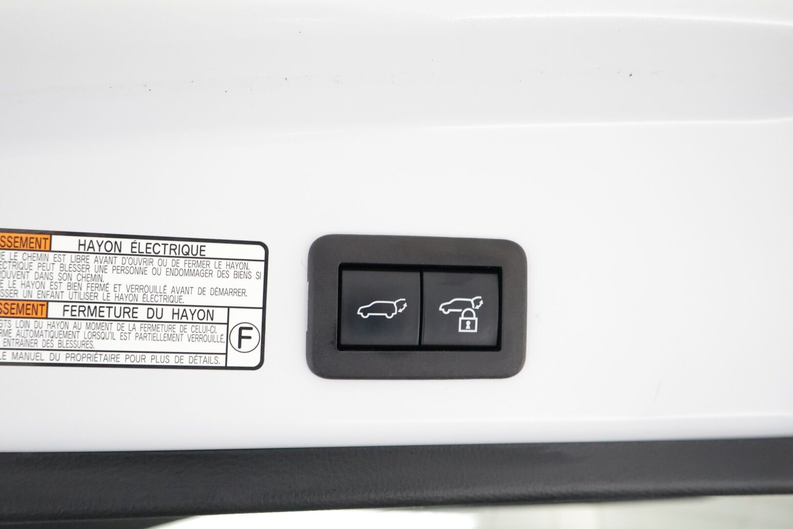 Toyota Corolla Cross 2024 2.0 Hybrid AWD-i Launch Edition - KORKO VAIN 3,99 %