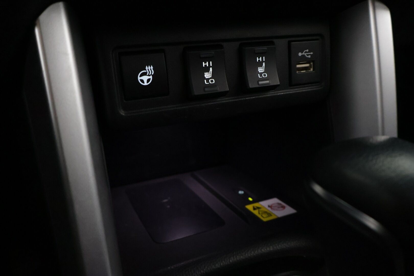 Toyota Corolla Cross 2024 2.0 Hybrid AWD-i Launch Edition - KORKO VAIN 3,99 %