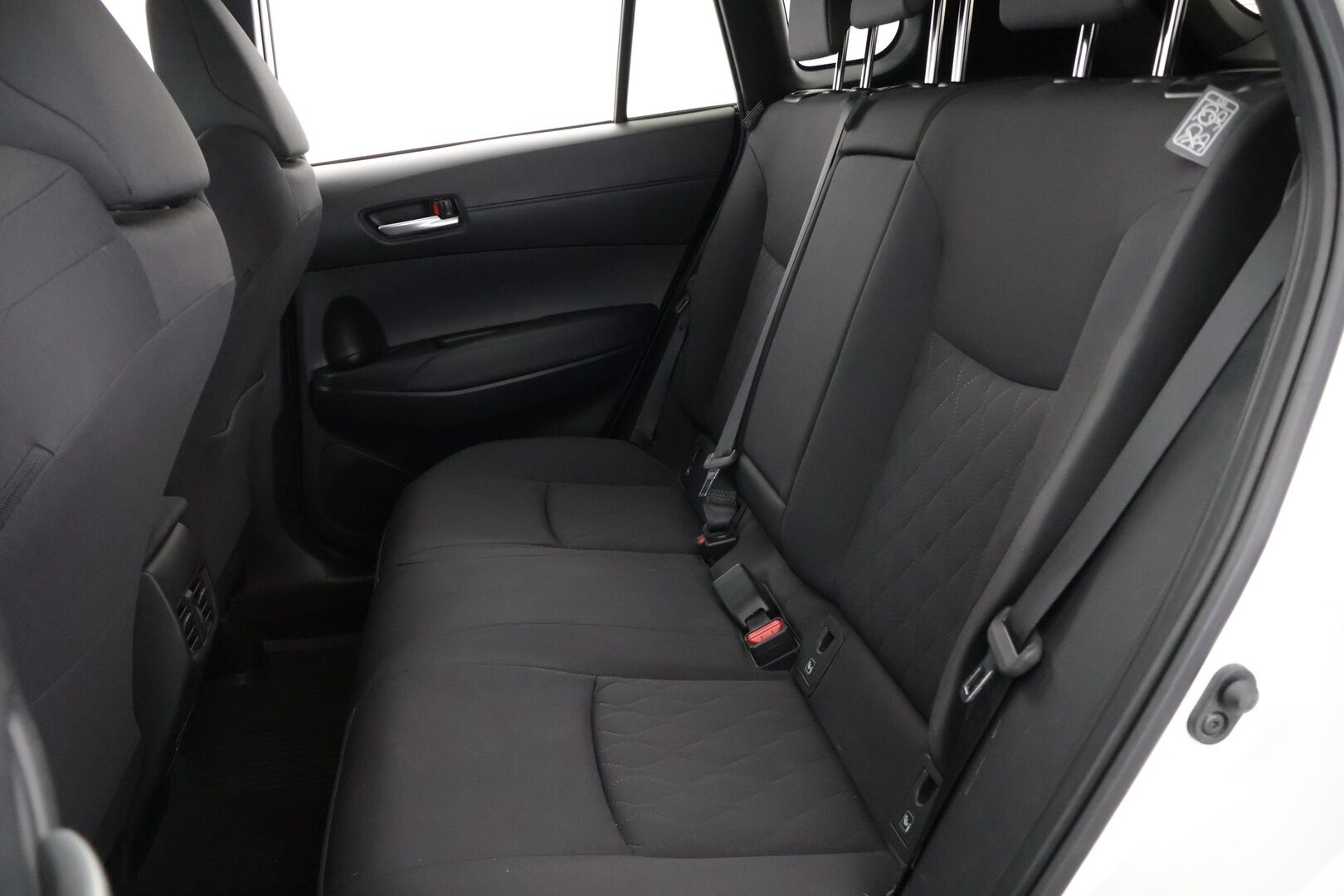 Toyota Corolla Cross 2024 2.0 Hybrid AWD-i Launch Edition - KORKO VAIN 3,99 %