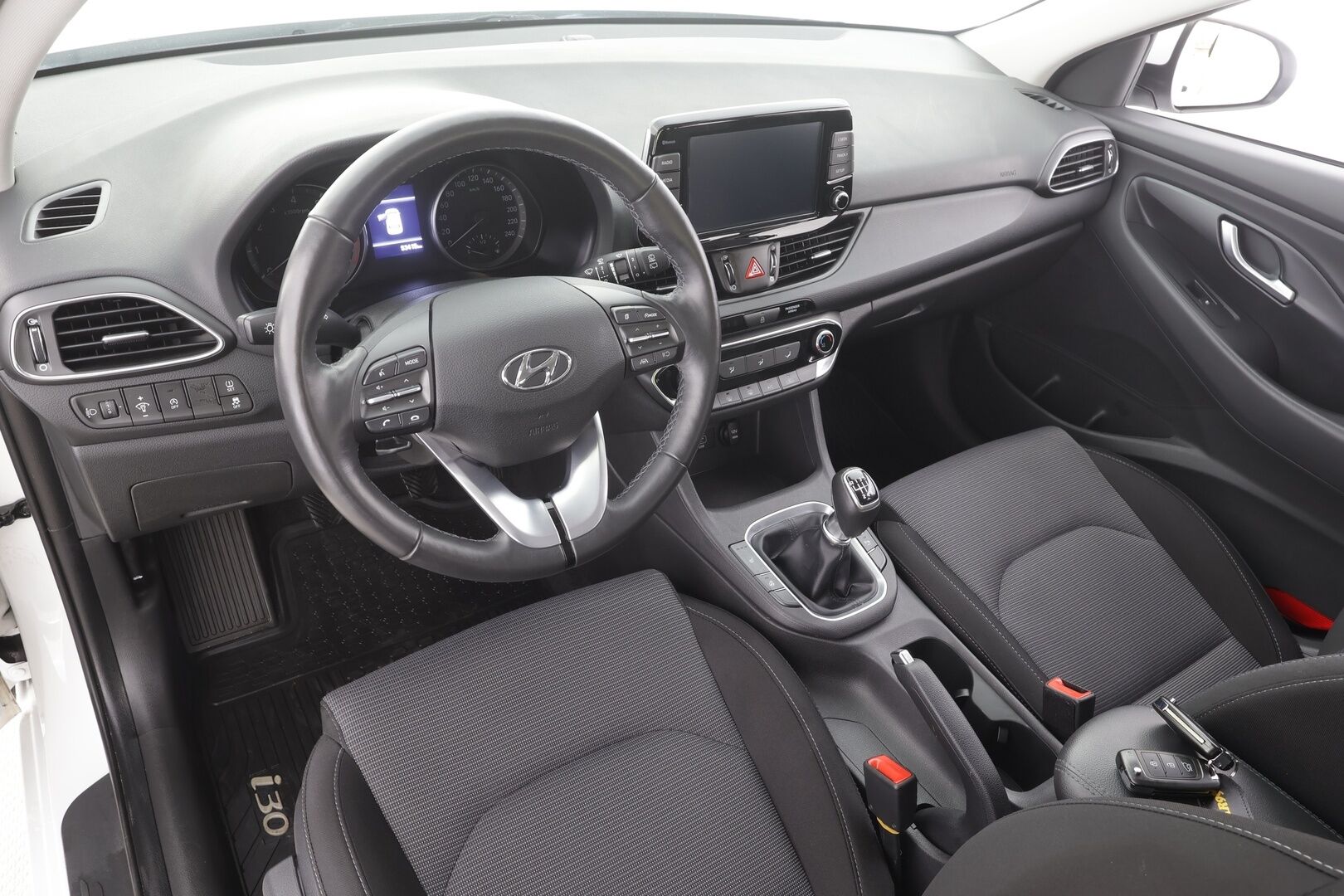 Hyundai i30 Wagon 2024 1.5 DPi 110 hv 6MT Classic - | Vakkari | P.Kamera | Ohjauspyörän Lämmitys | Bluetooth | Apple&Android |Suomi-auto | Kahdet Renkaat |