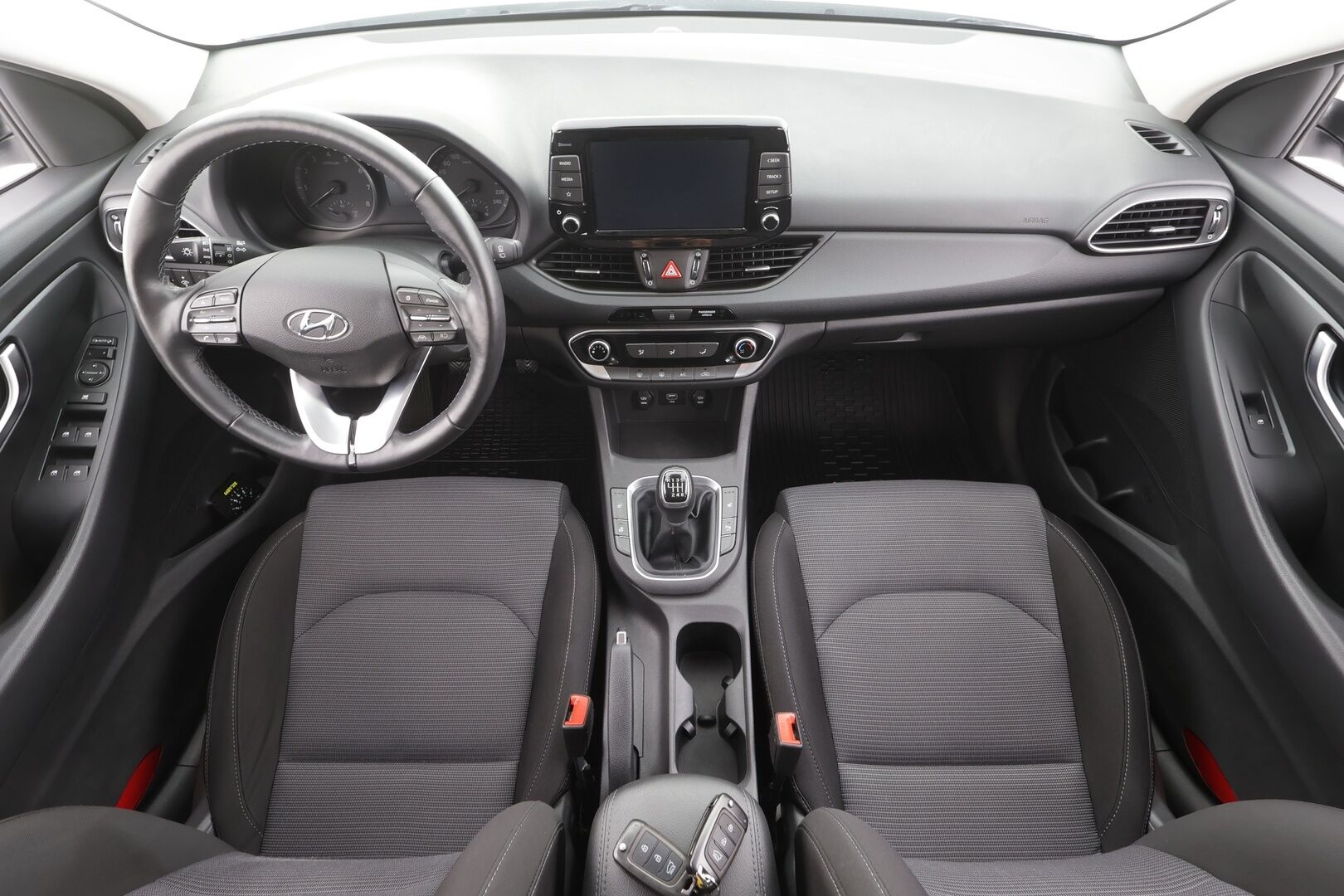 Hyundai i30 Wagon 2024 1.5 DPi 110 hv 6MT Classic - | Vakkari | P.Kamera | Ohjauspyörän Lämmitys | Bluetooth | Apple&Android |Suomi-auto | Kahdet Renkaat |