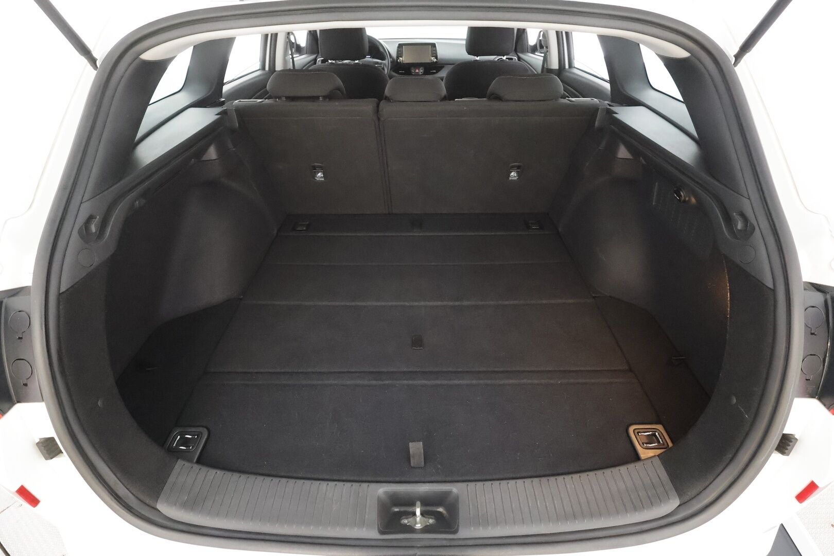 Hyundai i30 Wagon 2024 1.5 DPi 110 hv 6MT Classic - | Vakkari | P.Kamera | Ohjauspyörän Lämmitys | Bluetooth | Apple&Android |Suomi-auto | Kahdet Renkaat |