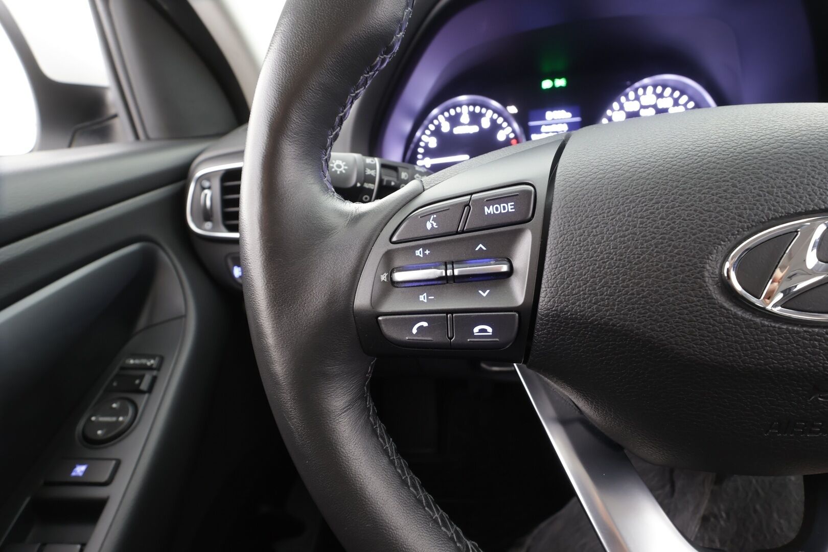 Hyundai i30 Wagon 2024 1.5 DPi 110 hv 6MT Classic - | Vakkari | P.Kamera | Ohjauspyörän Lämmitys | Bluetooth | Apple&Android |Suomi-auto | Kahdet Renkaat |