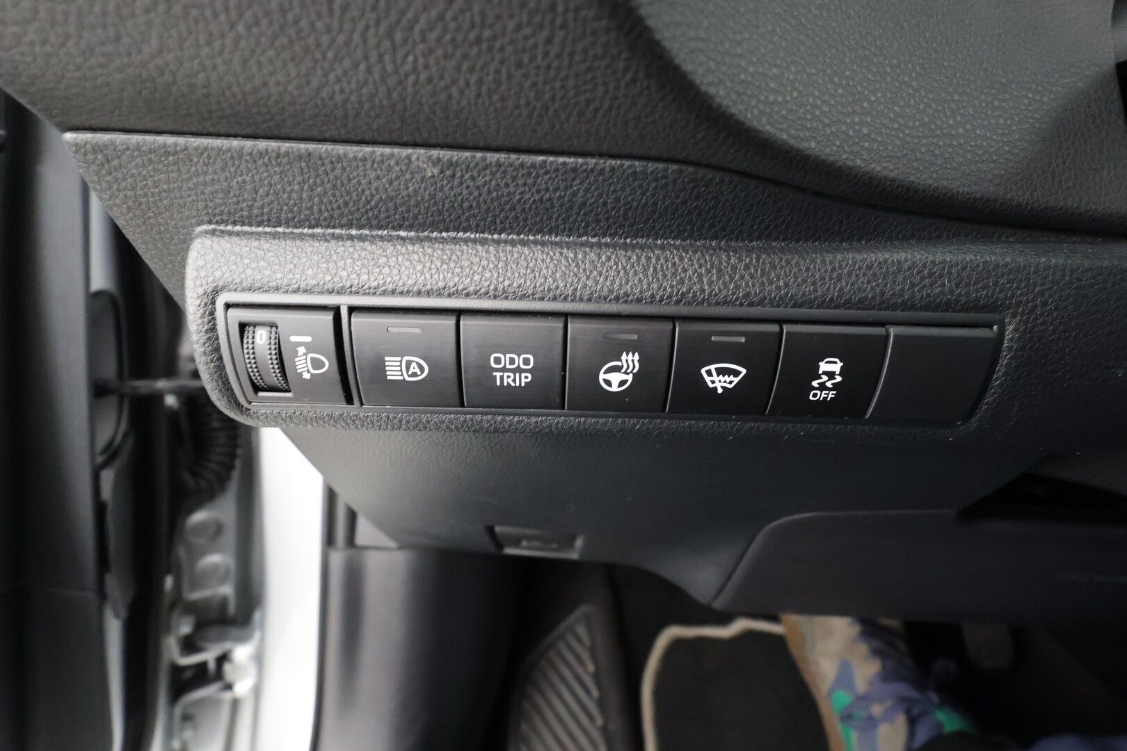 Toyota Corolla 2024 Touring Sports 1,8 Hybrid Active * ACC / P.kamera / Digimittaristo / Facelift / Navi / Ratinlämmitin * - Suomi-auto / Kahdet renkaat aluvanteilla / Merkkihuollettu