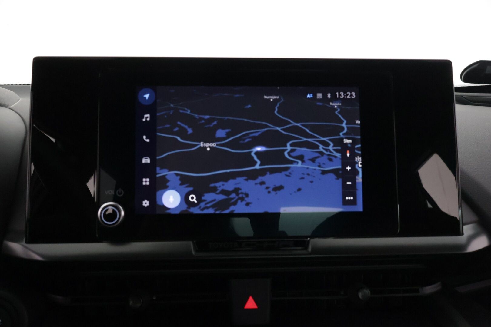 Toyota C-HR 2024 1,8 Hybrid Active Plus *KeylessGo / Adapt. vakkari / Lane assist / Wireless Carplay / P. kamera!* - 3,99 % KORKOTARJOUS TÄHÄN AUTOON - *Huolto juuri tehty Toyotalla! 2x melkein uudet renkaat ja vanteet!*